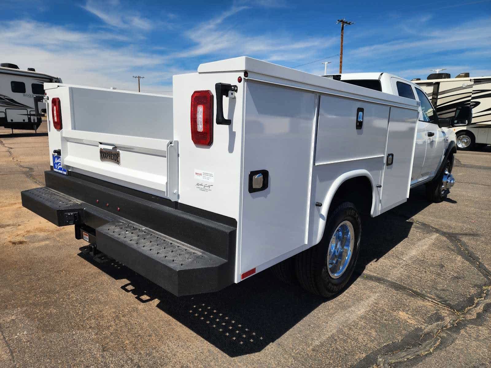 2026 RAM 3500 Chassis Tradesman - Photo 6