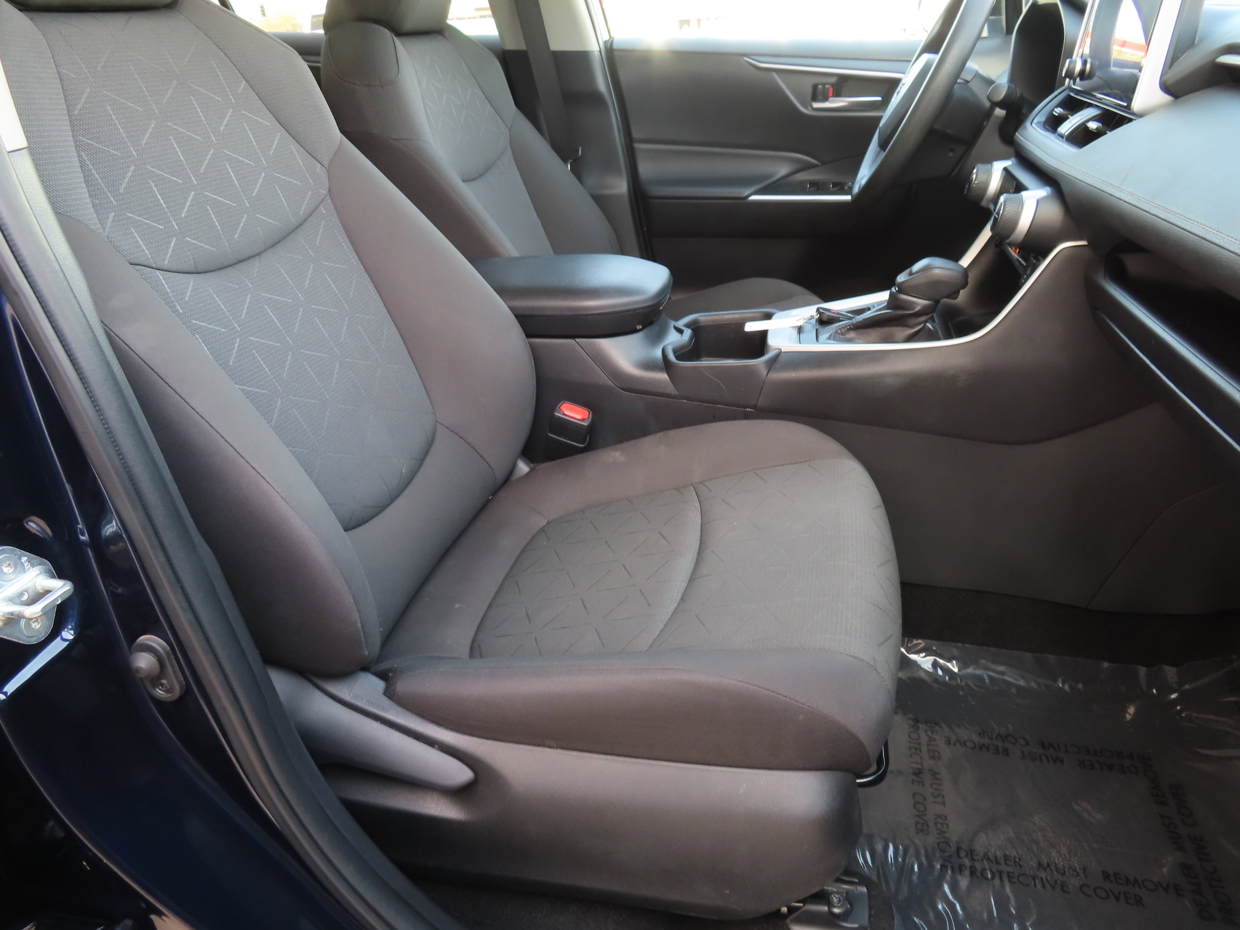 2024 Toyota RAV4 XLE - Photo 15