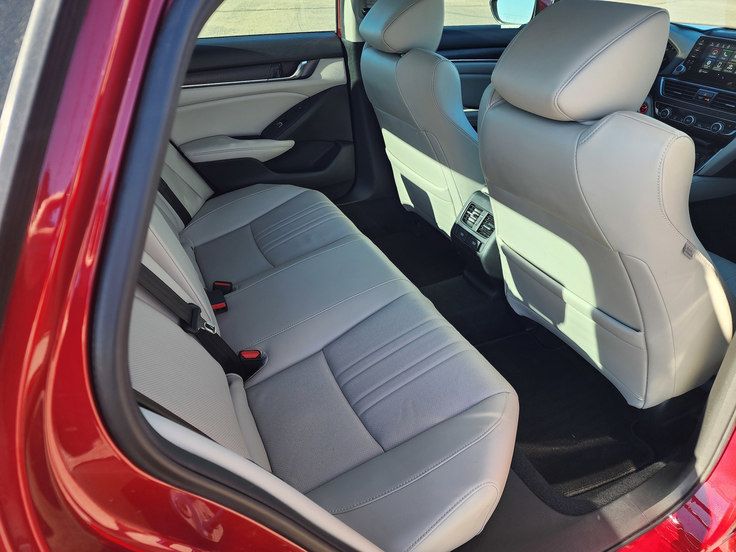 2022 Honda Accord Hybrid Touring - Photo 14
