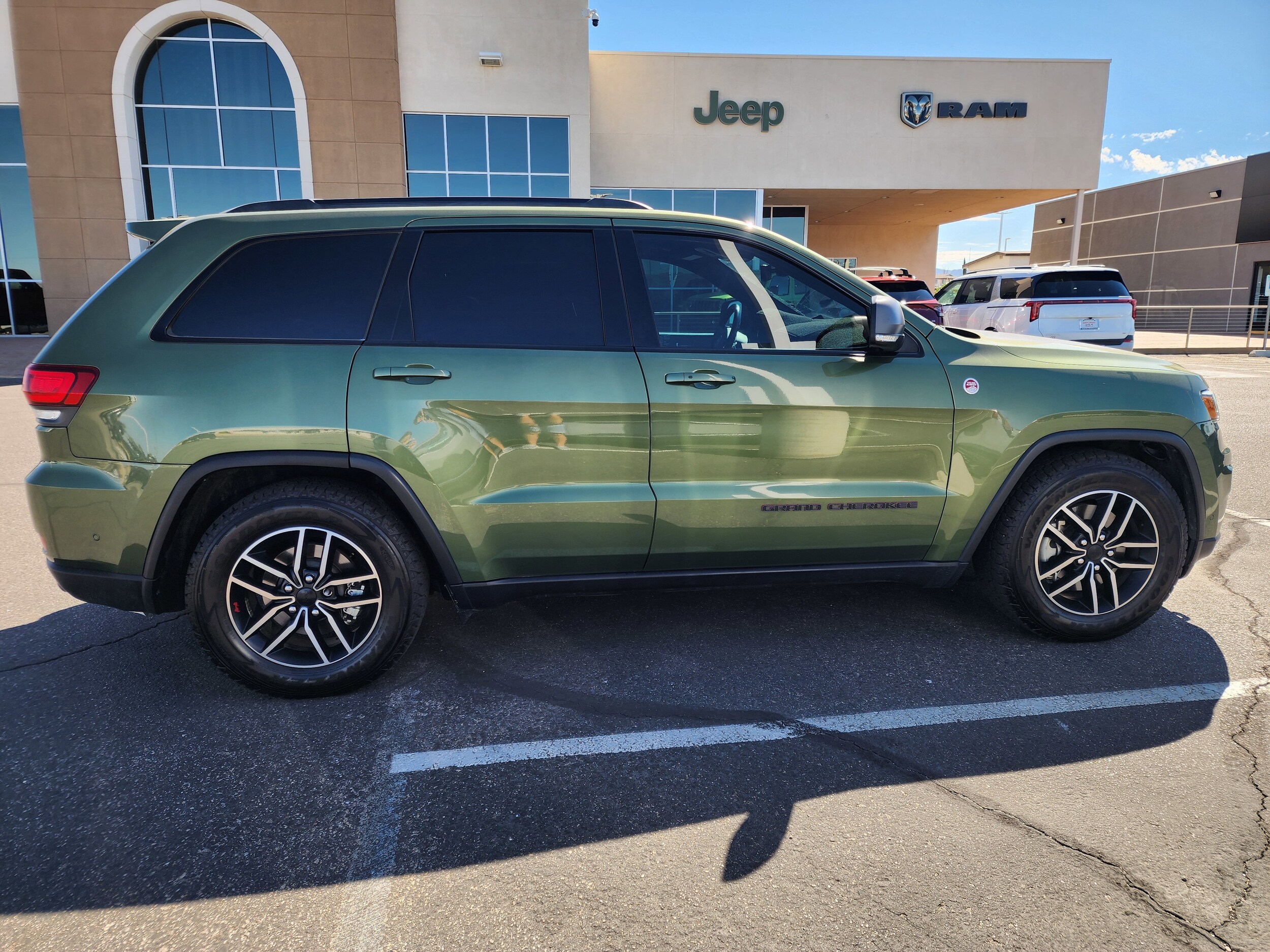 2021 Jeep Grand Cherokee Trailhawk photo 3