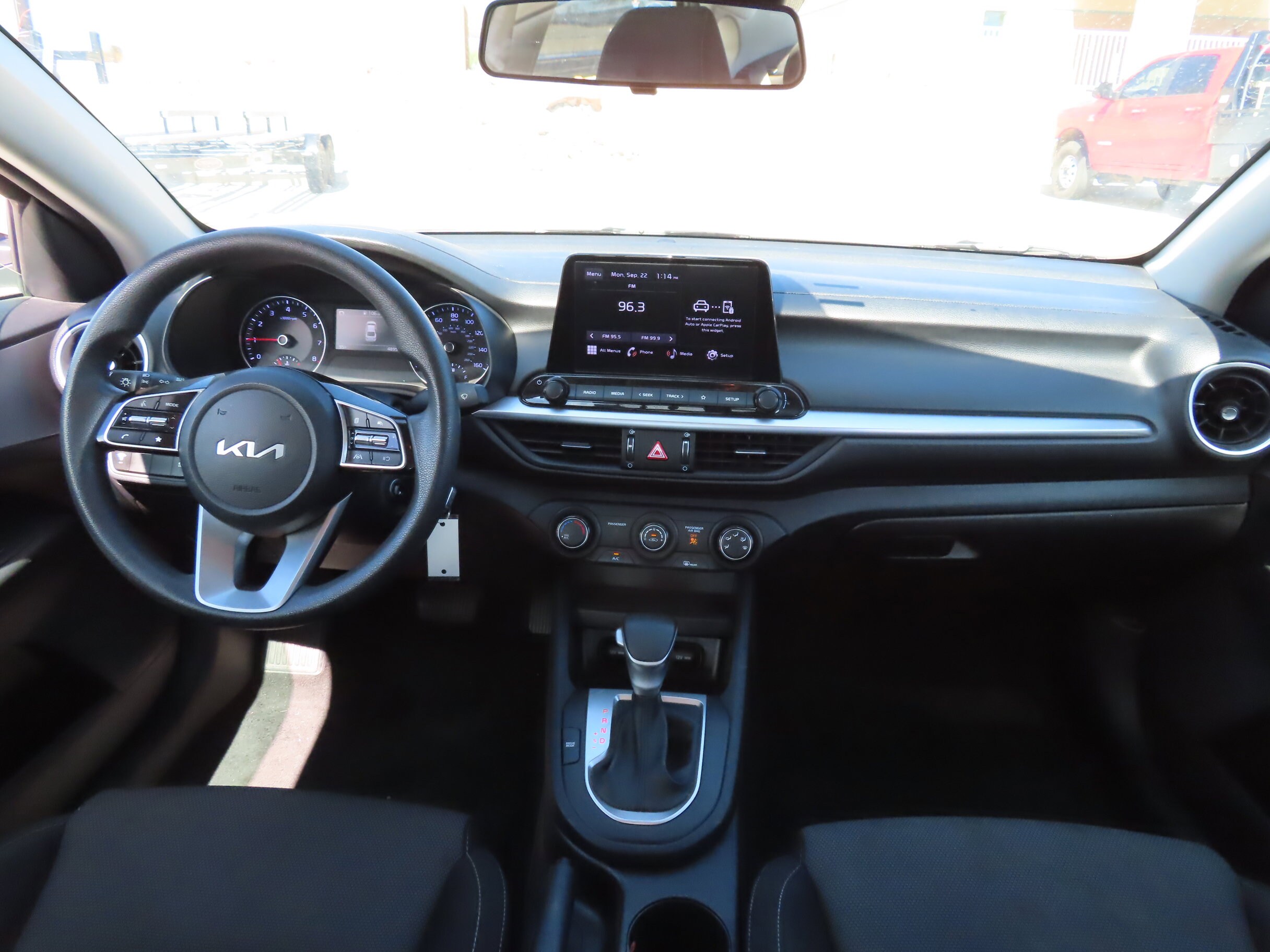 2023 Kia Forte LX photo 2