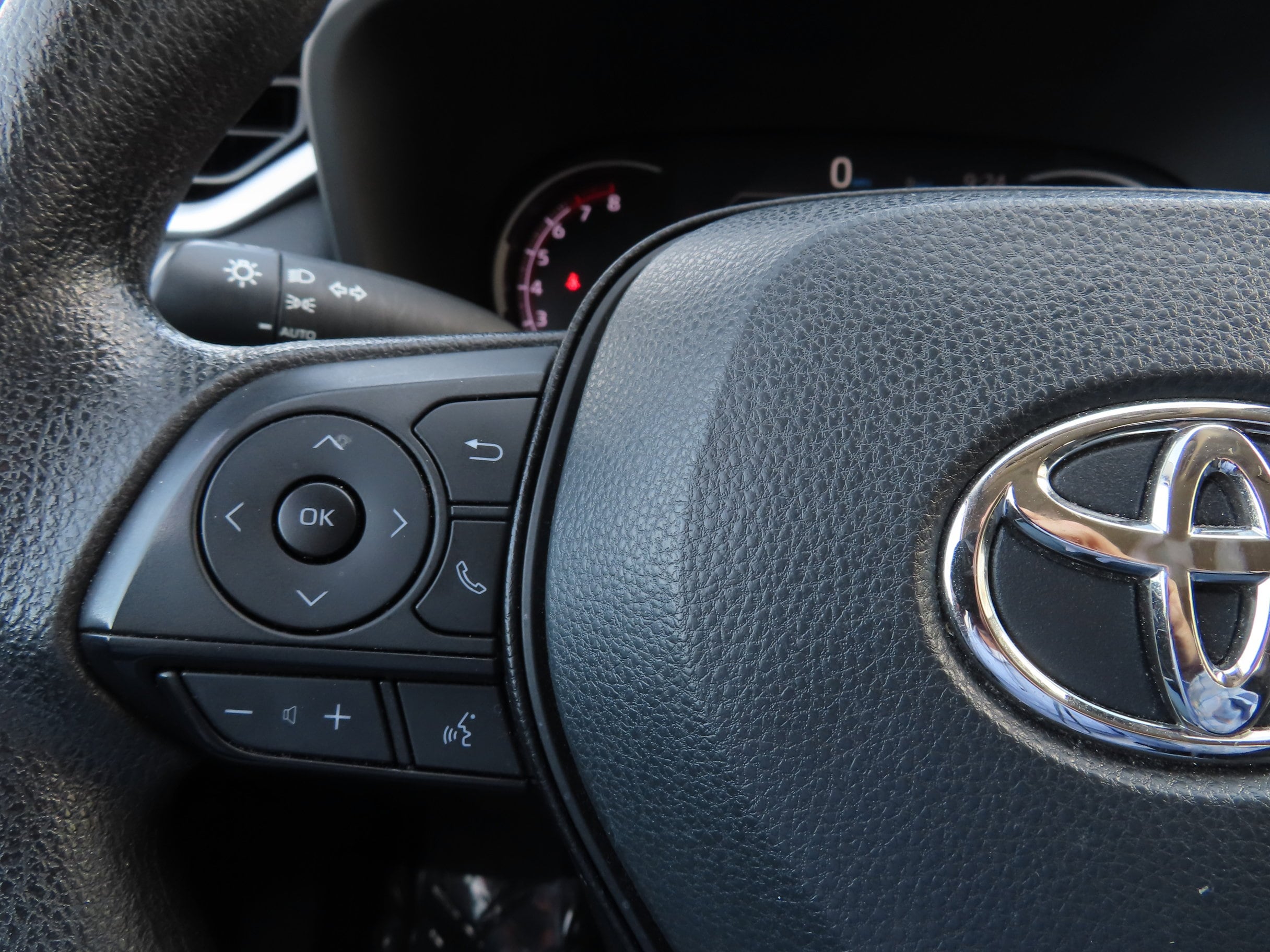 2024 Toyota RAV4 XLE - Photo 20