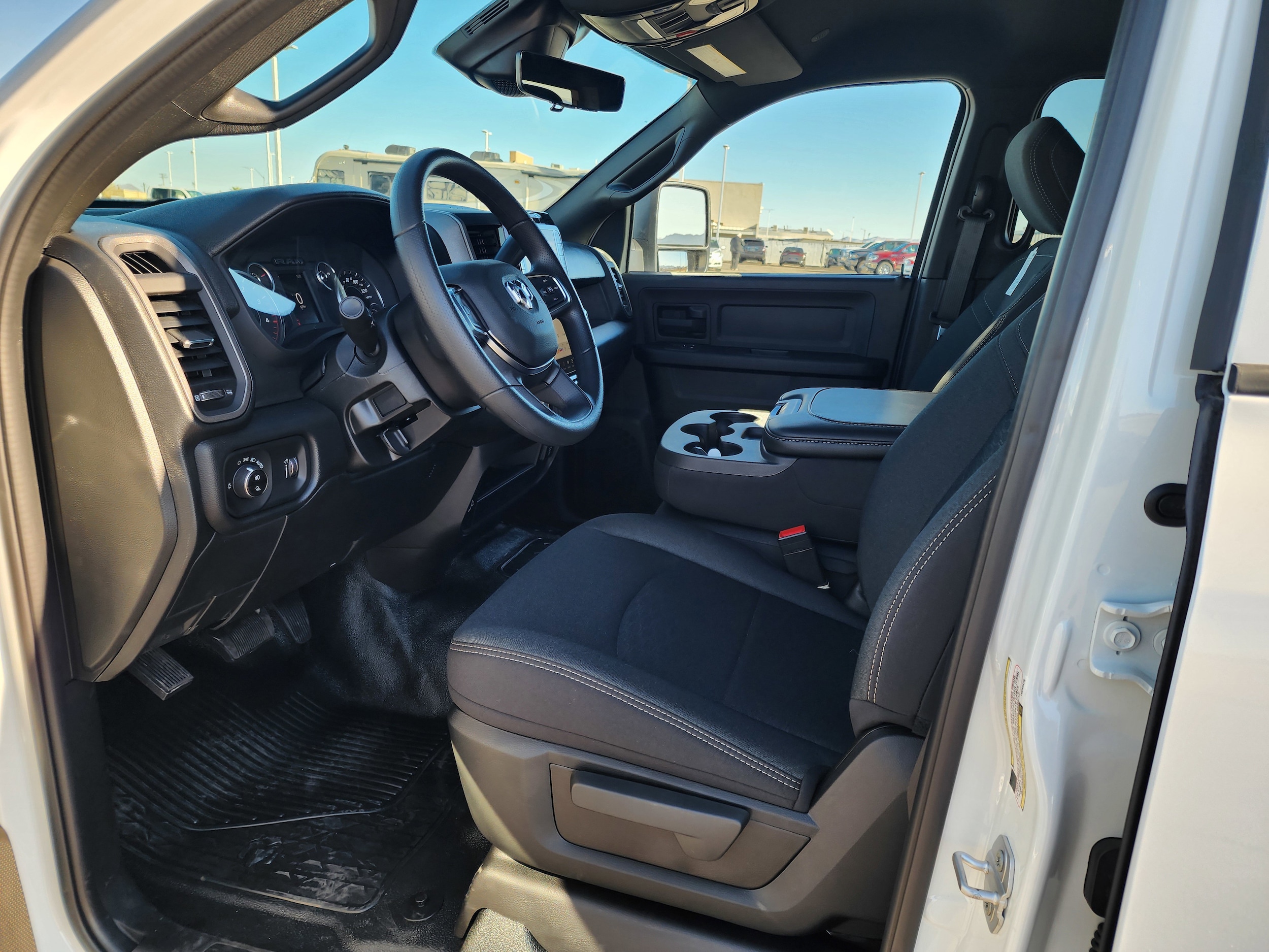 2026 RAM 3500 Chassis Tradesman - Photo 14