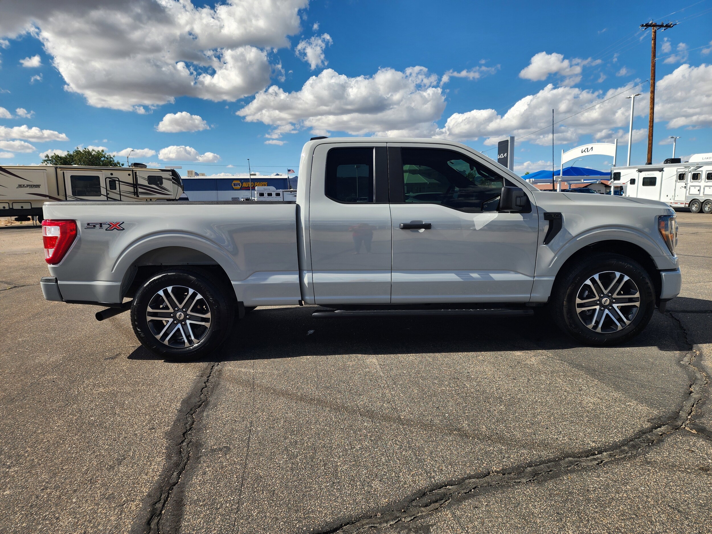 2023 Ford F-150 XL photo 2