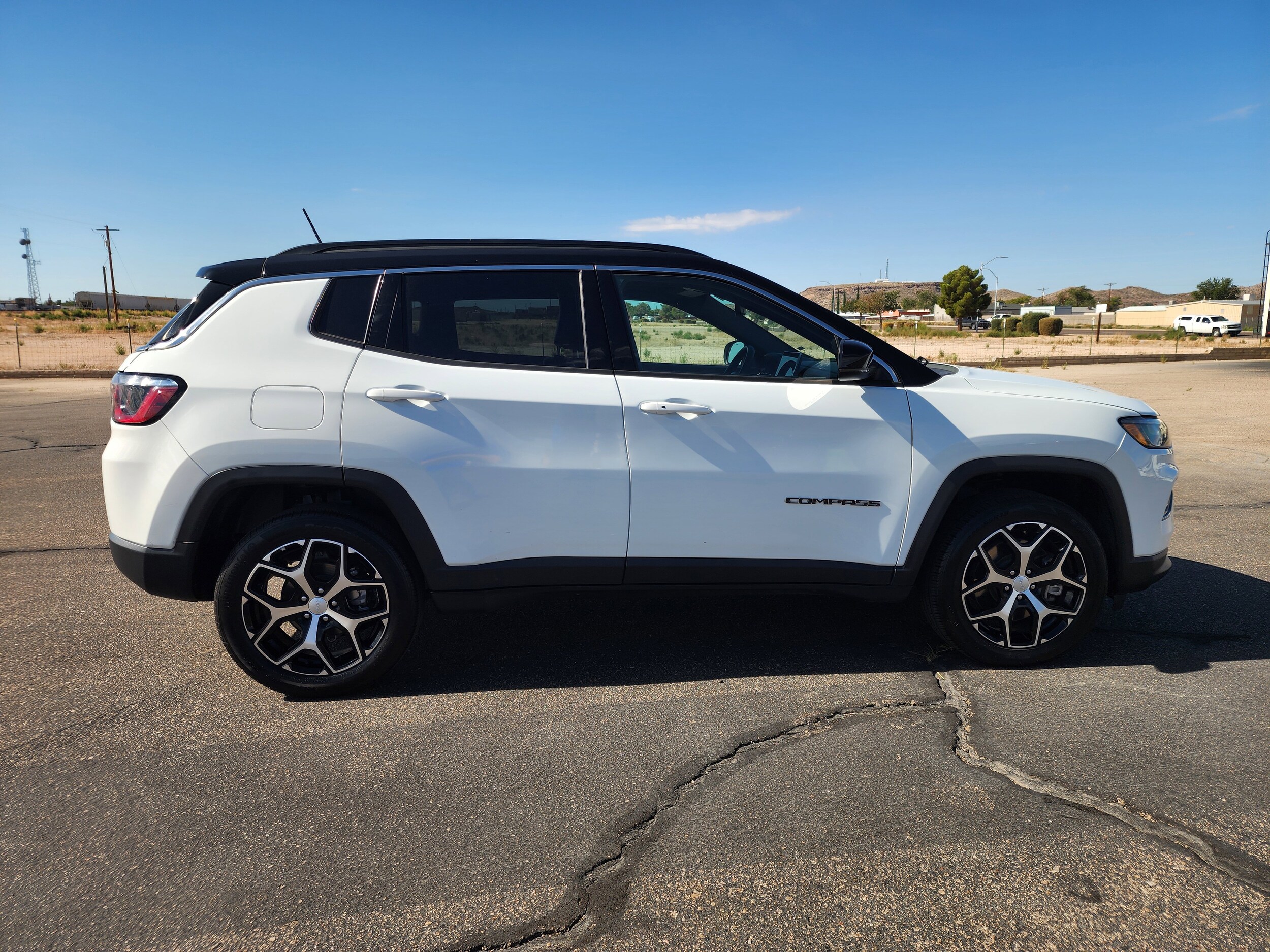 2024 Jeep Compass Limited photo 3
