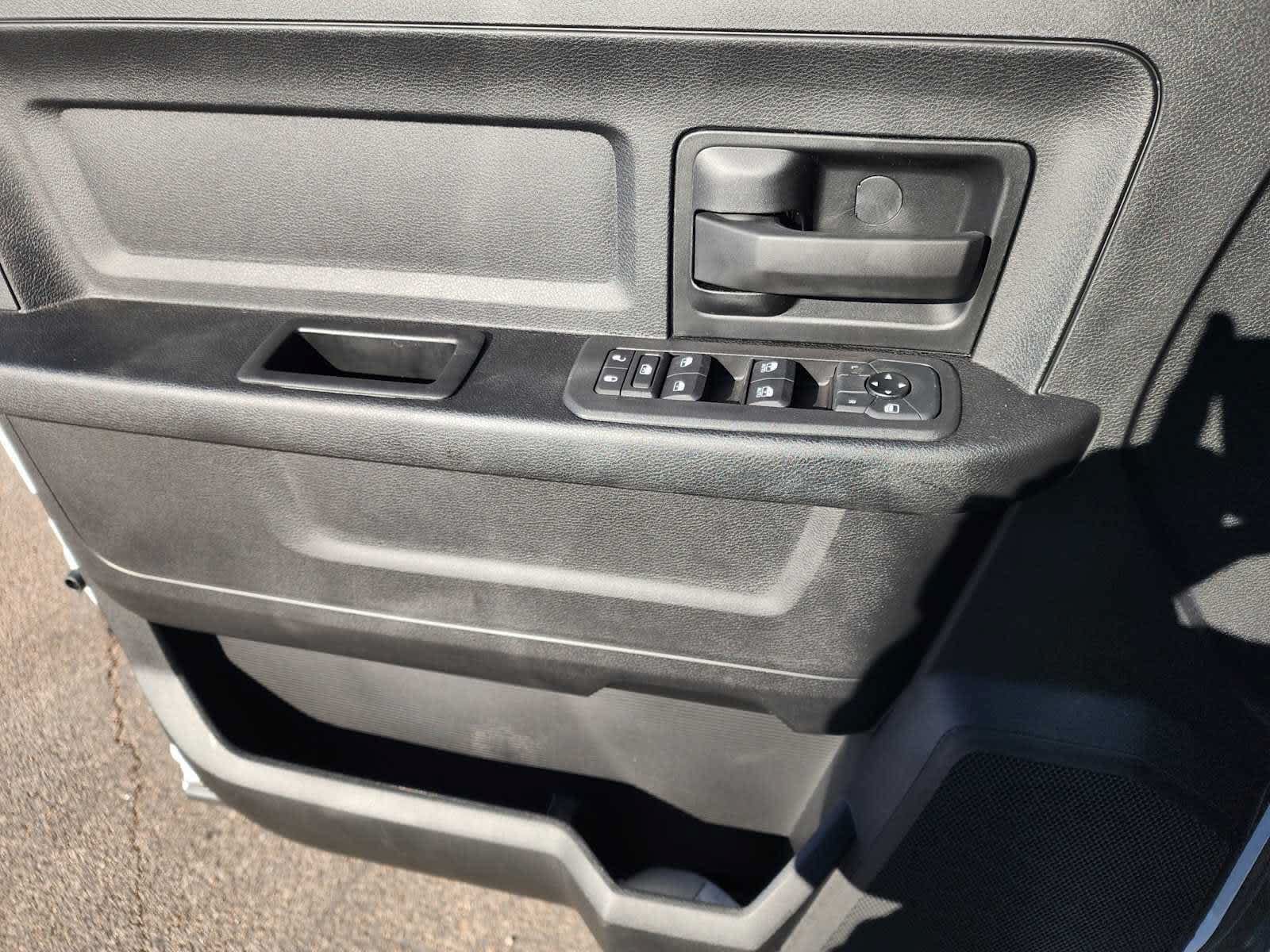 2026 RAM 3500 Chassis Tradesman - Photo 16
