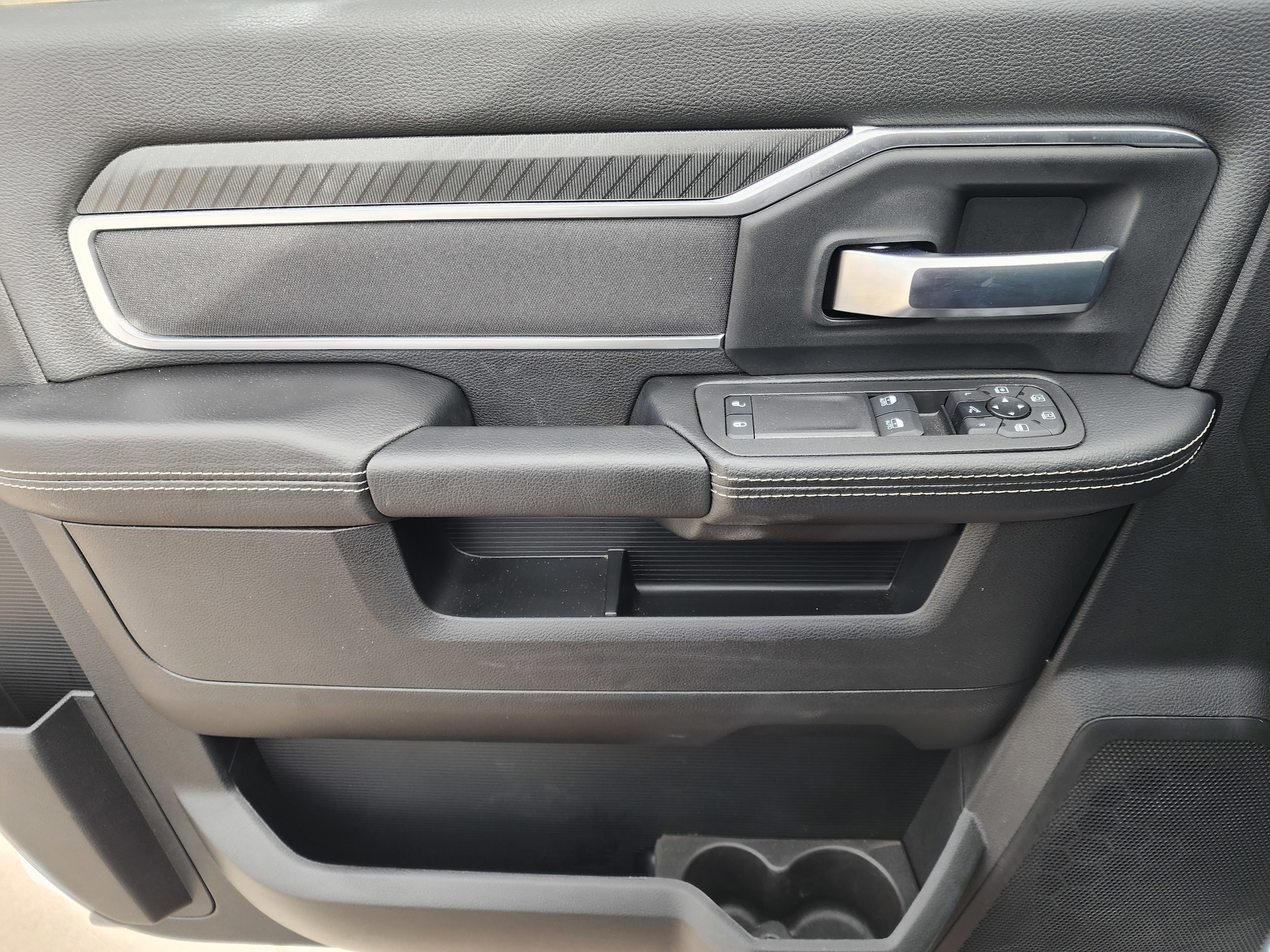 2026 RAM 3500 Big Horn - Photo 12