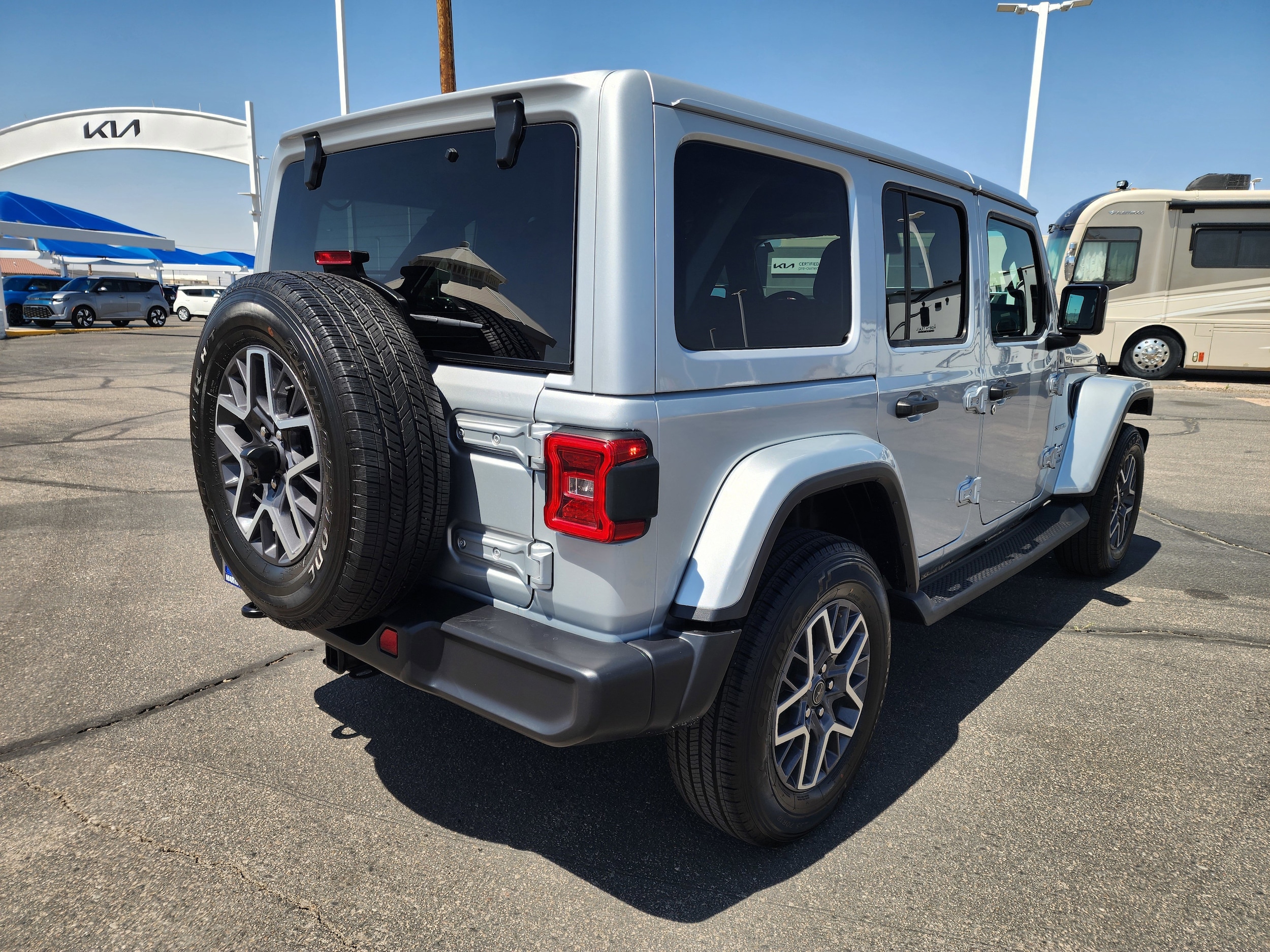 2024 Jeep Wrangler 4-Door Sahara - Photo 5