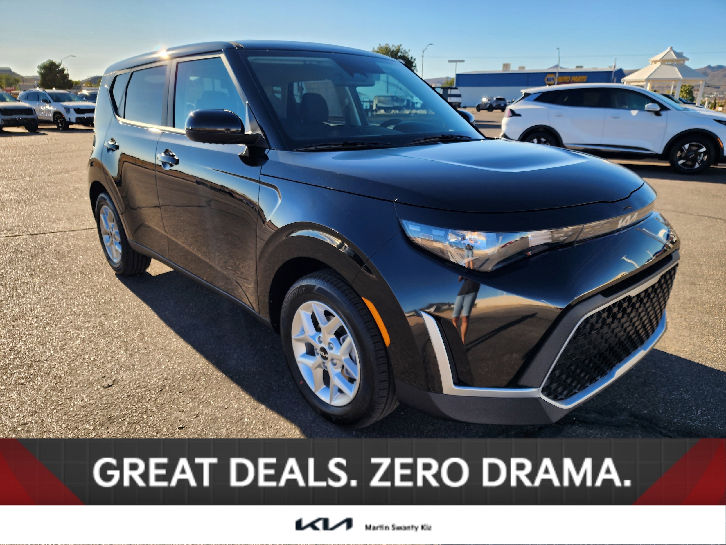 2025 Kia Soul LX's photo