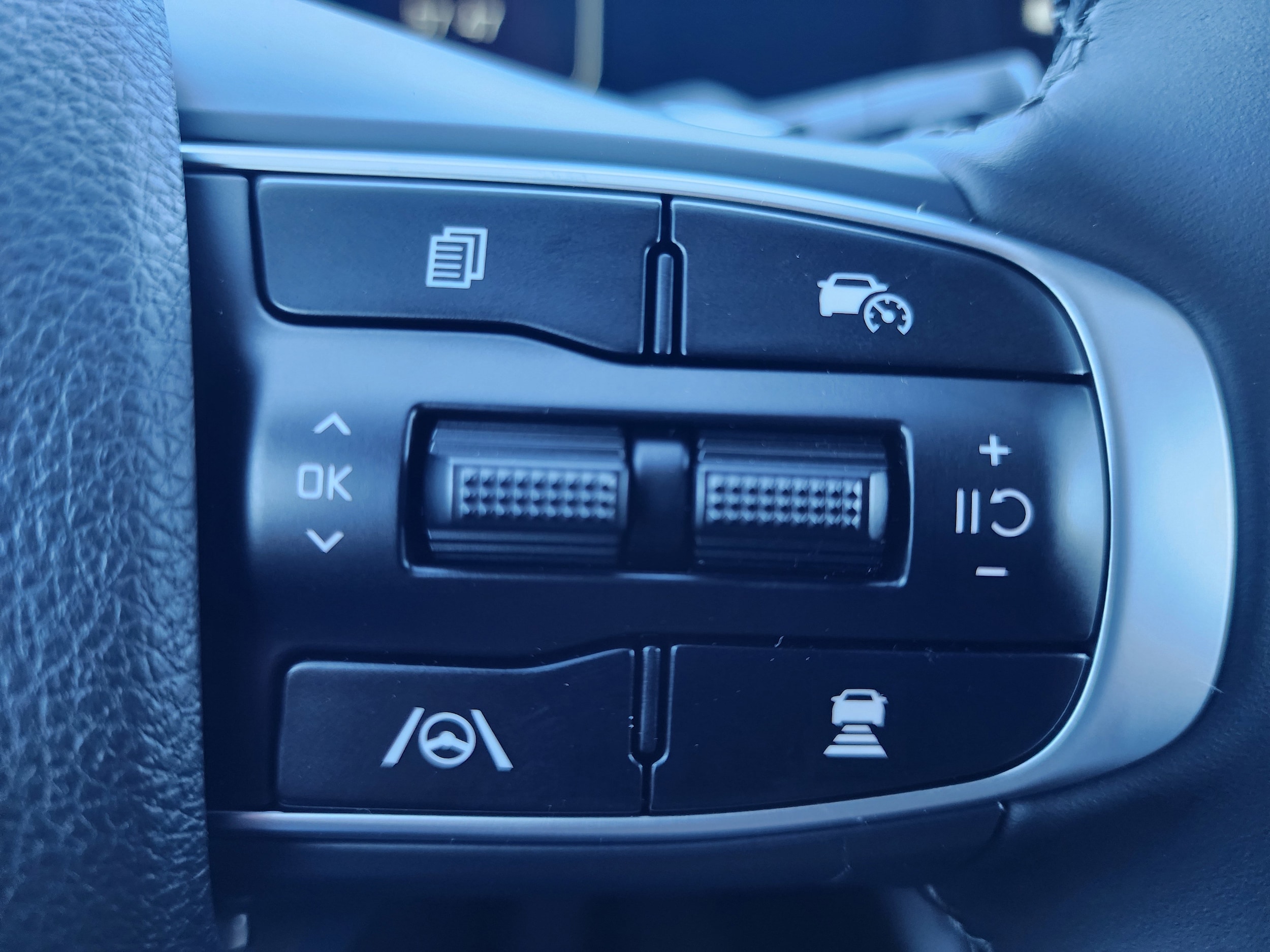 2026 Kia K5 GT - Photo 17
