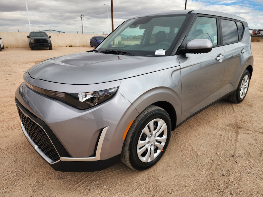 2025 Kia Soul LX S photo 3