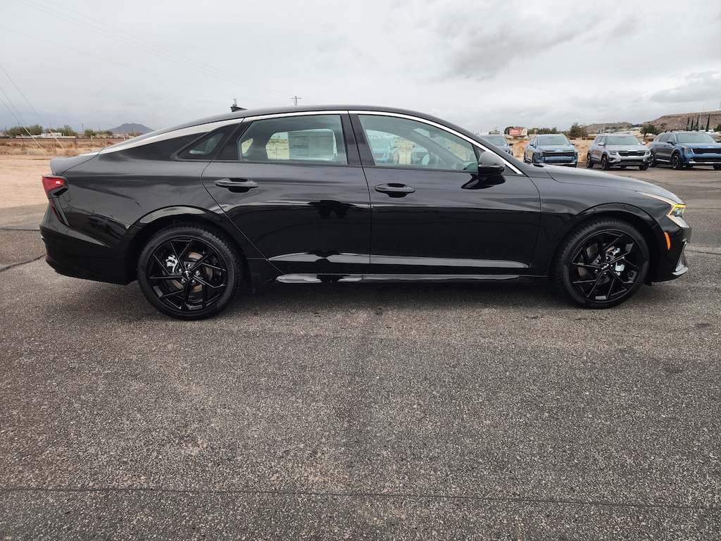 2026 Kia K5 GT-Line photo 4