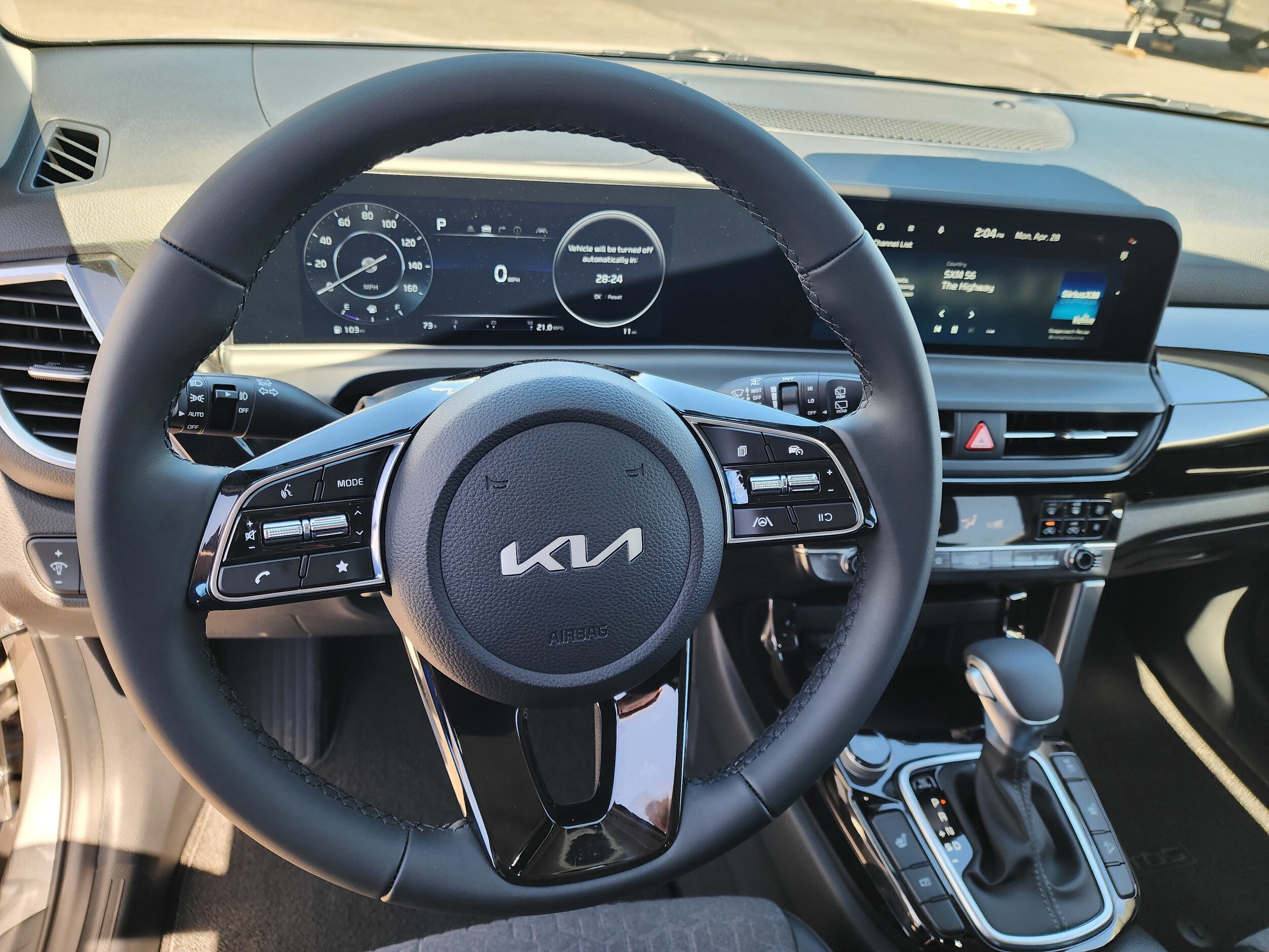 2025 Kia Seltos X-Line photo 2