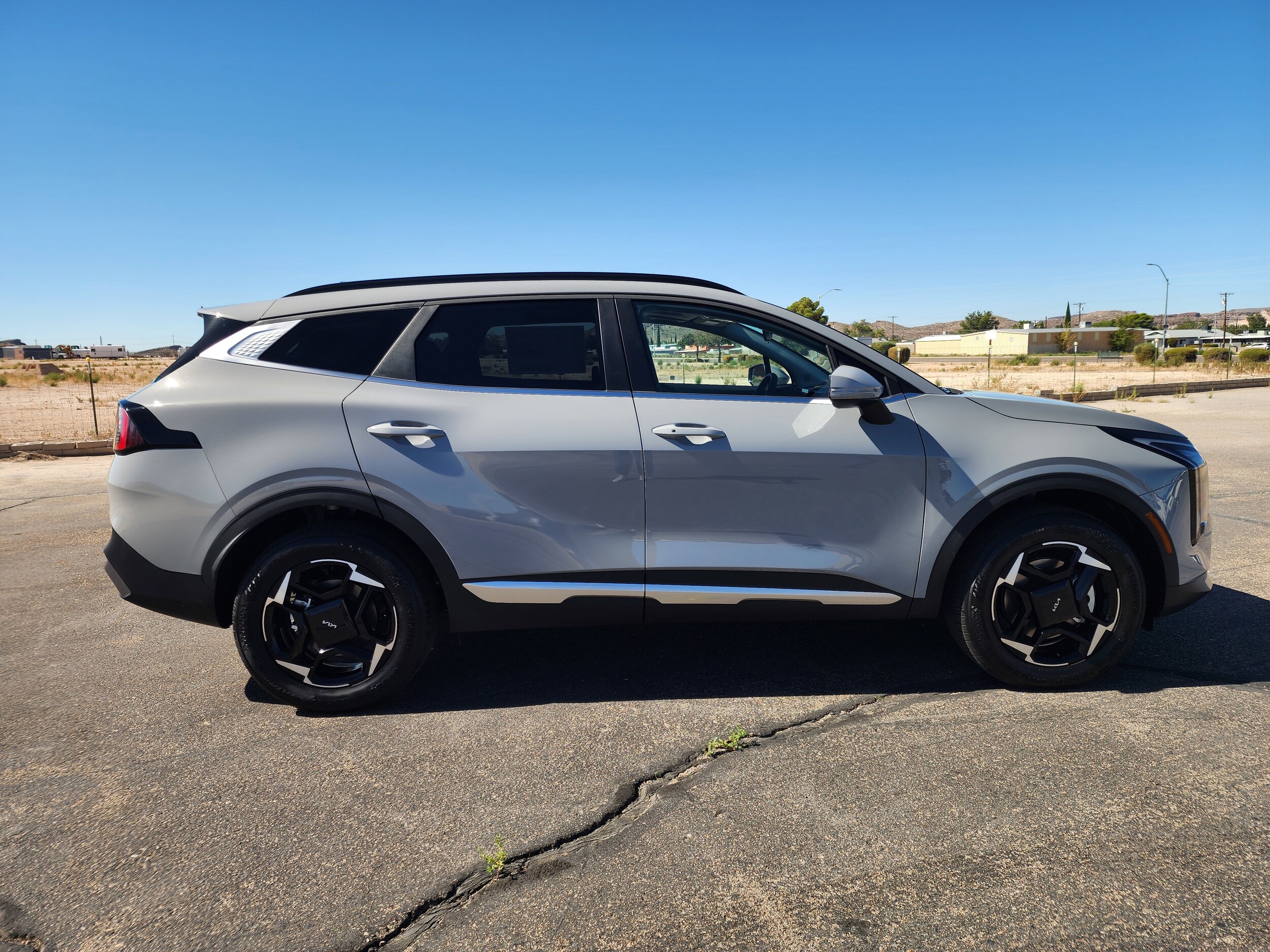 2026 Kia Sportage EX photo 4