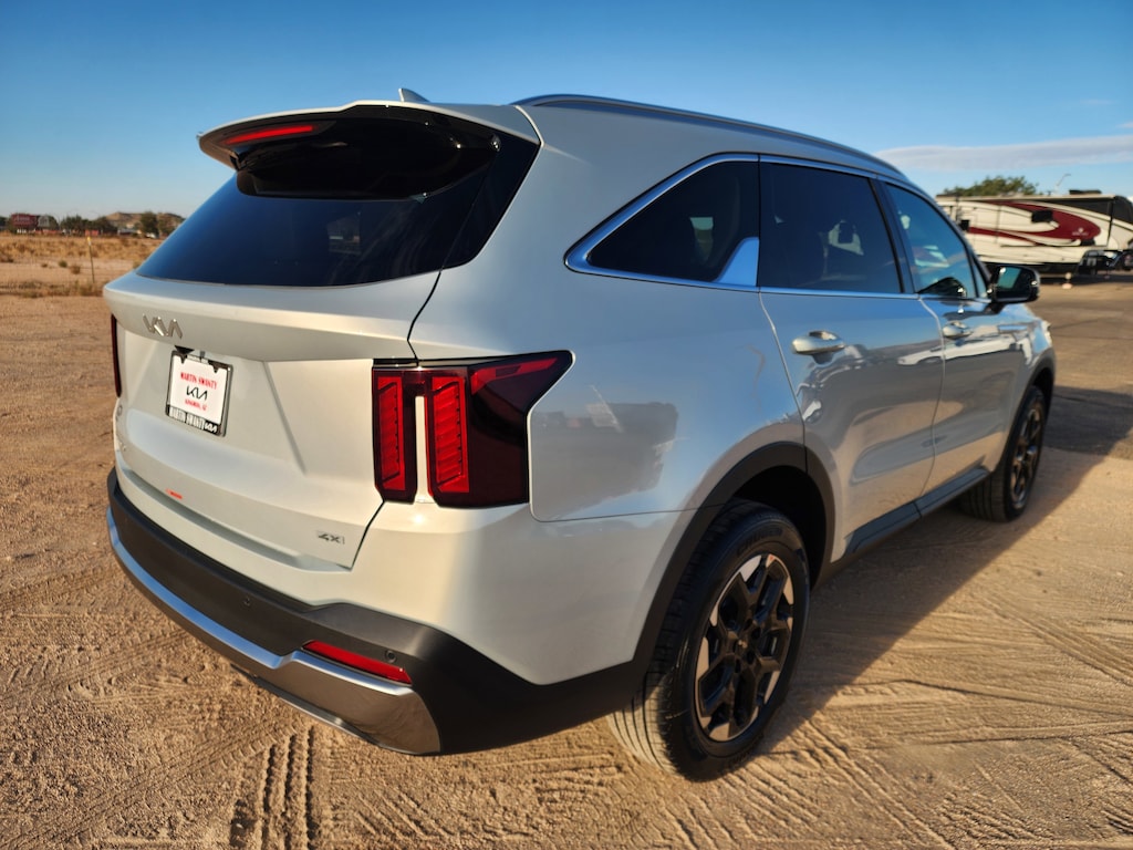 2026 Kia Sorento S photo 4