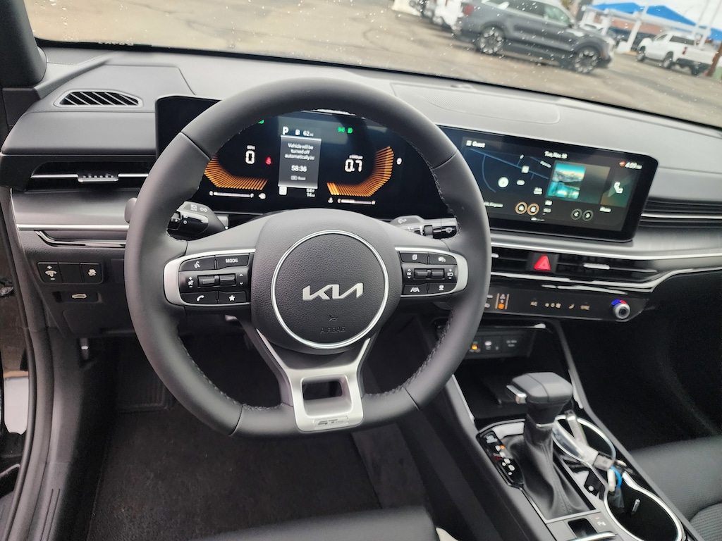 2026 Kia K5 GT-Line photo 2