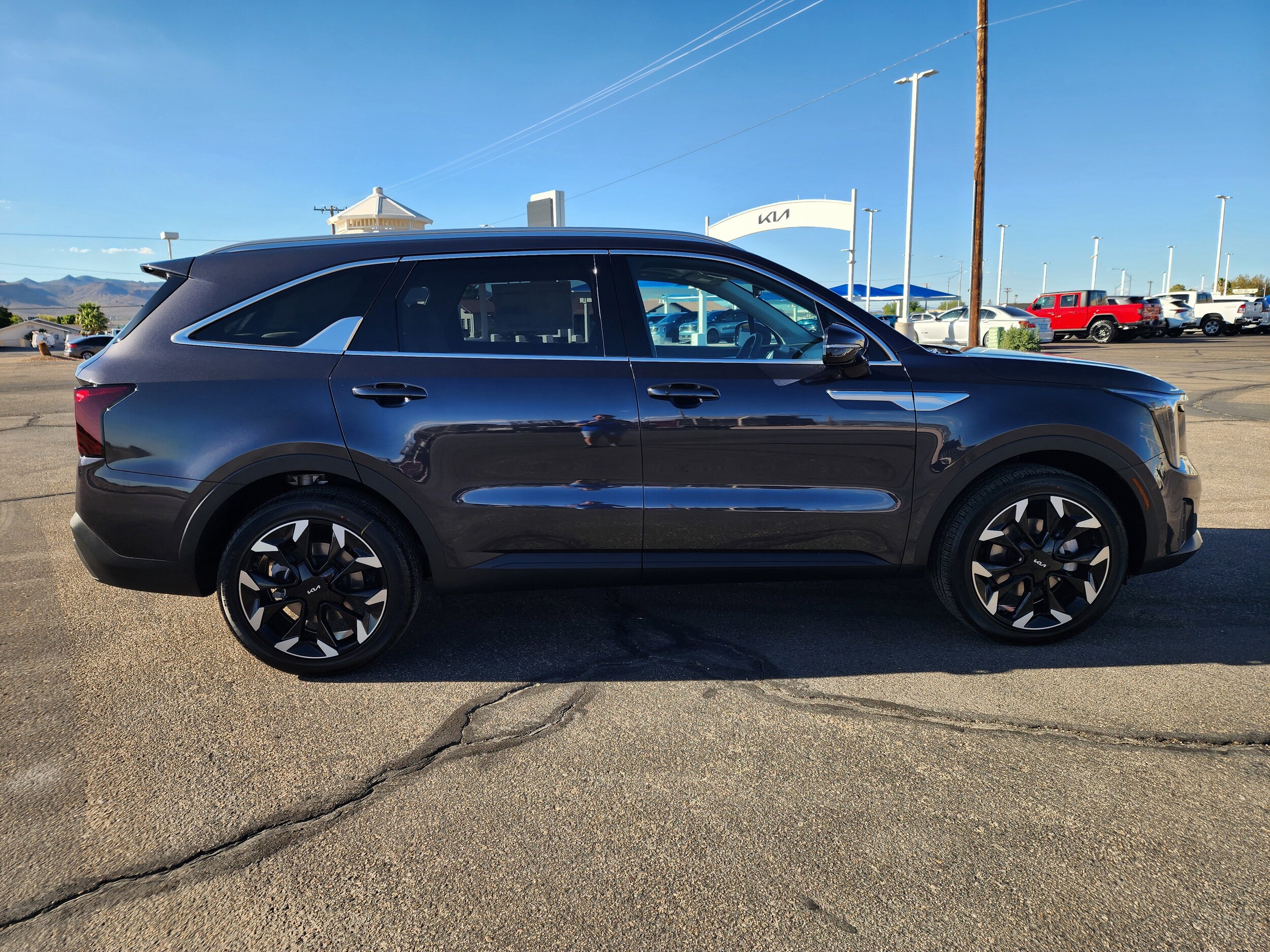 2026 Kia Sorento EX photo 4