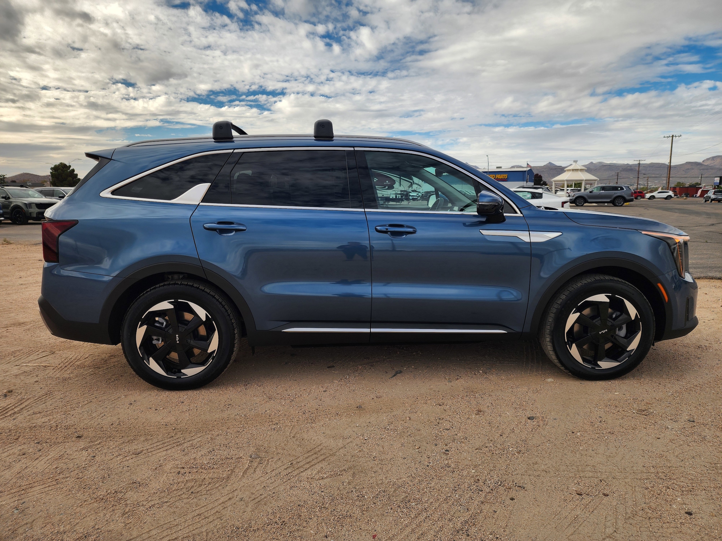 2026 Kia Sorento EX Hybrid - Photo 6