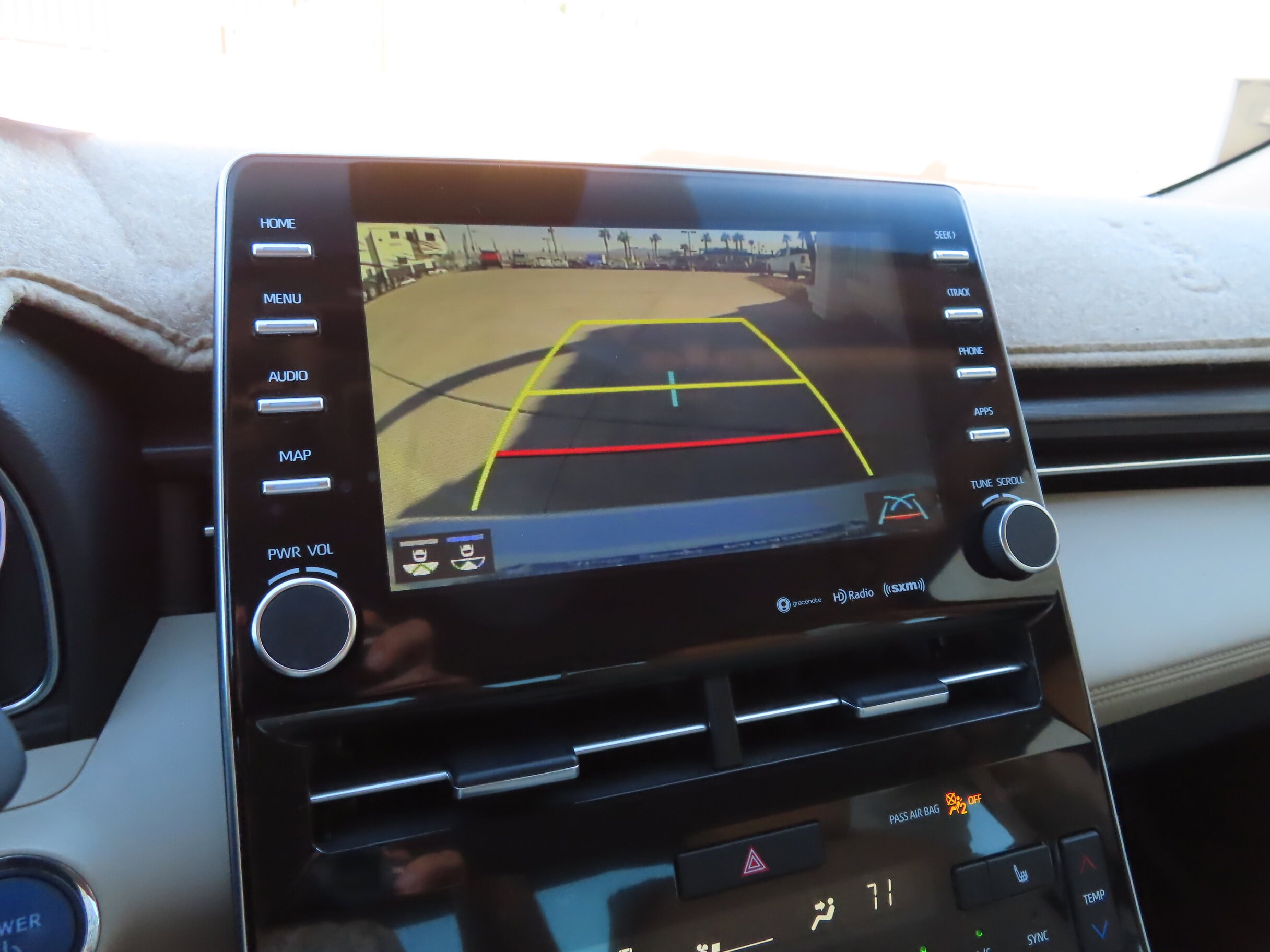2021 Toyota Avalon XLE - Photo 25