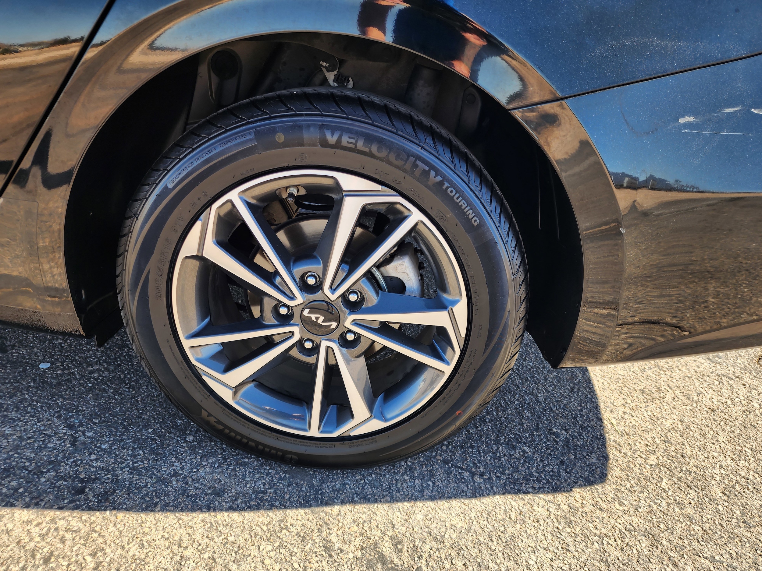 2023 Kia Forte LXS - Photo 8