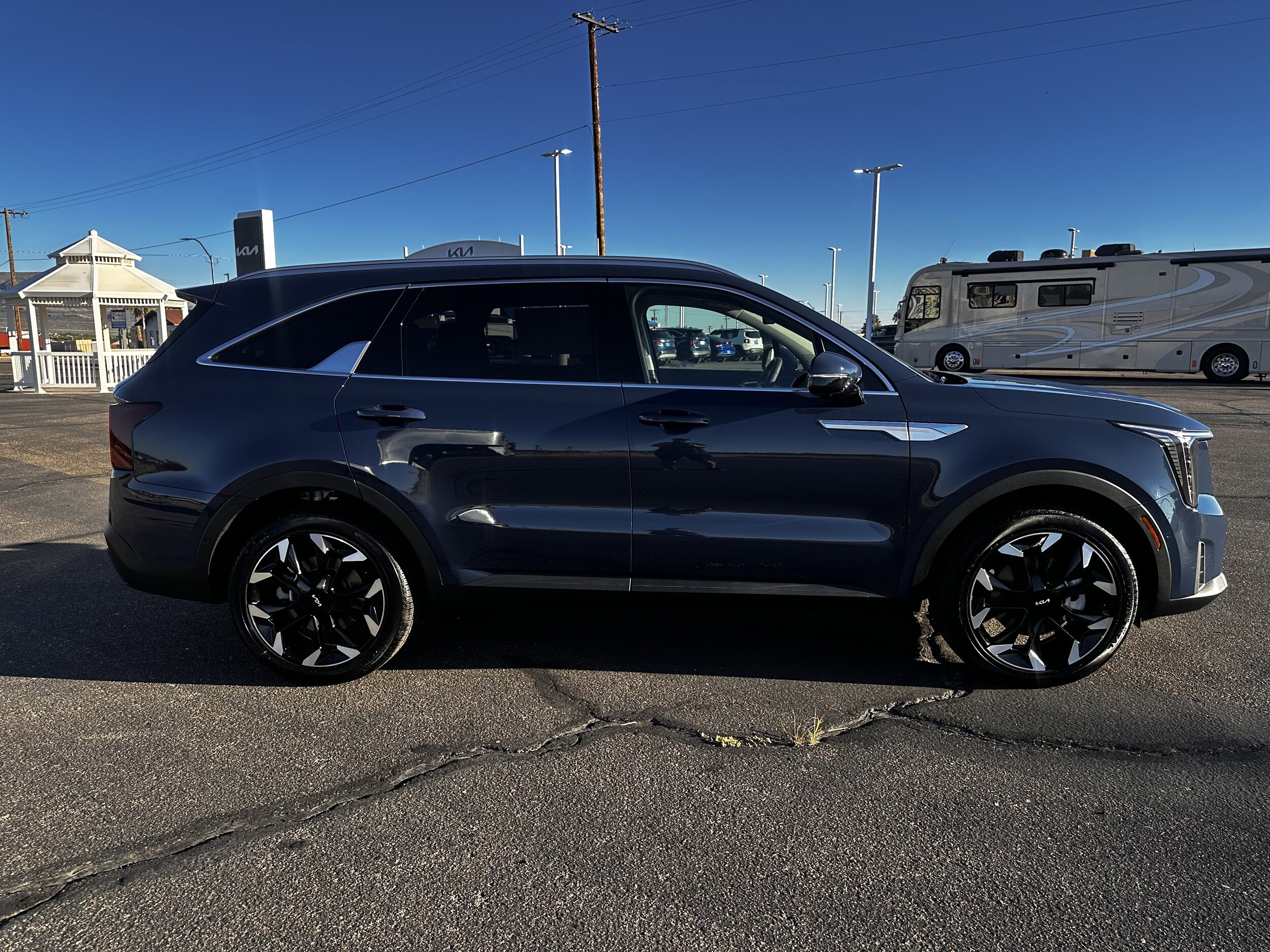 2026 Kia Sorento SX photo 3