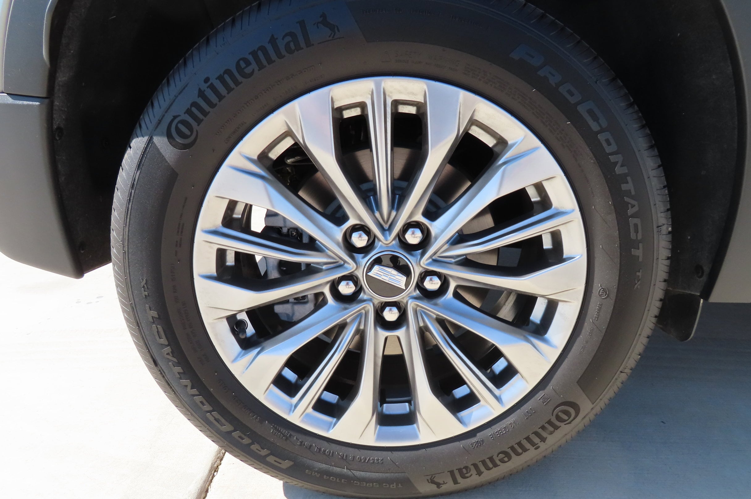 2024 Cadillac XT4 Premium Luxury - Photo 10