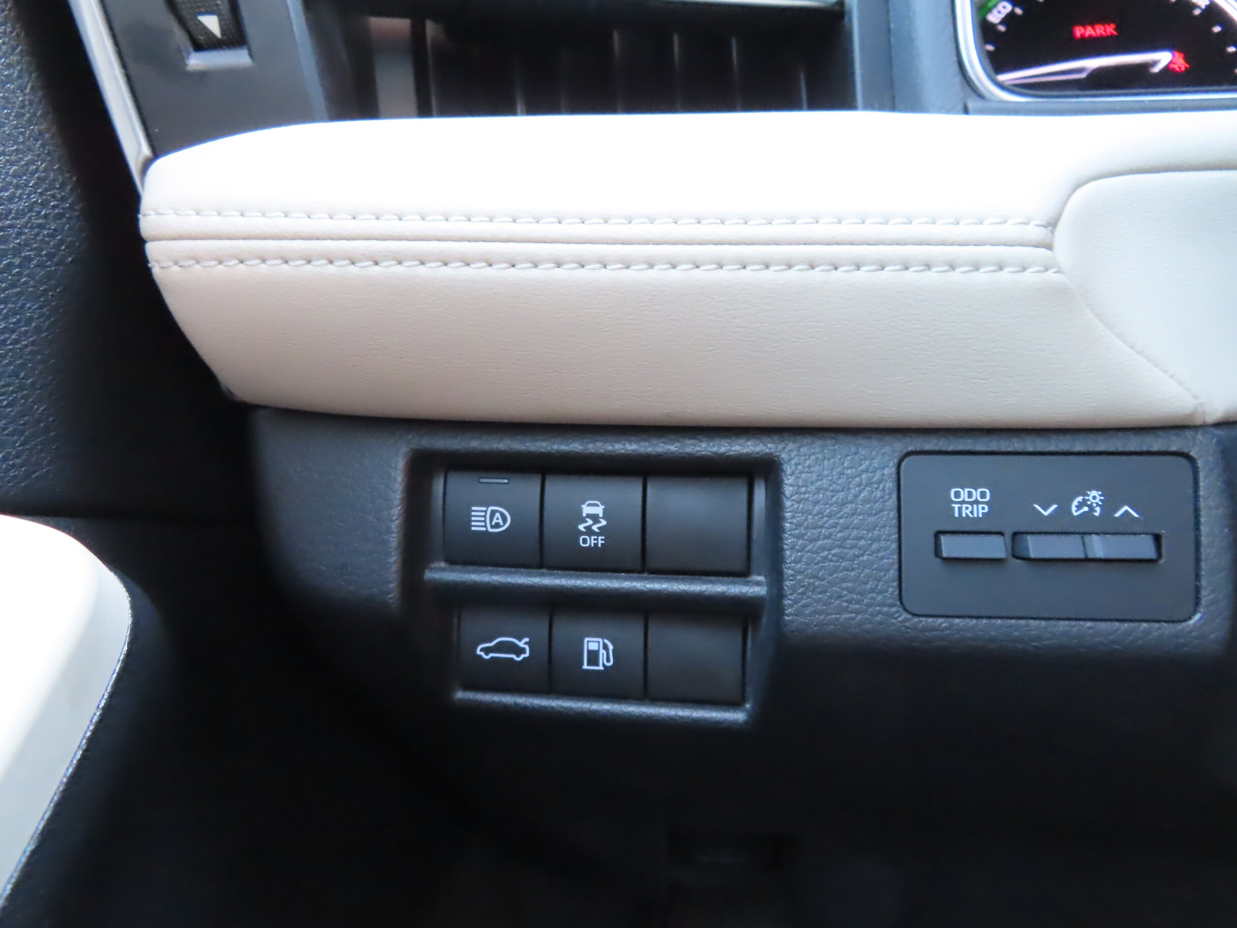 2021 Toyota Avalon XLE - Photo 18