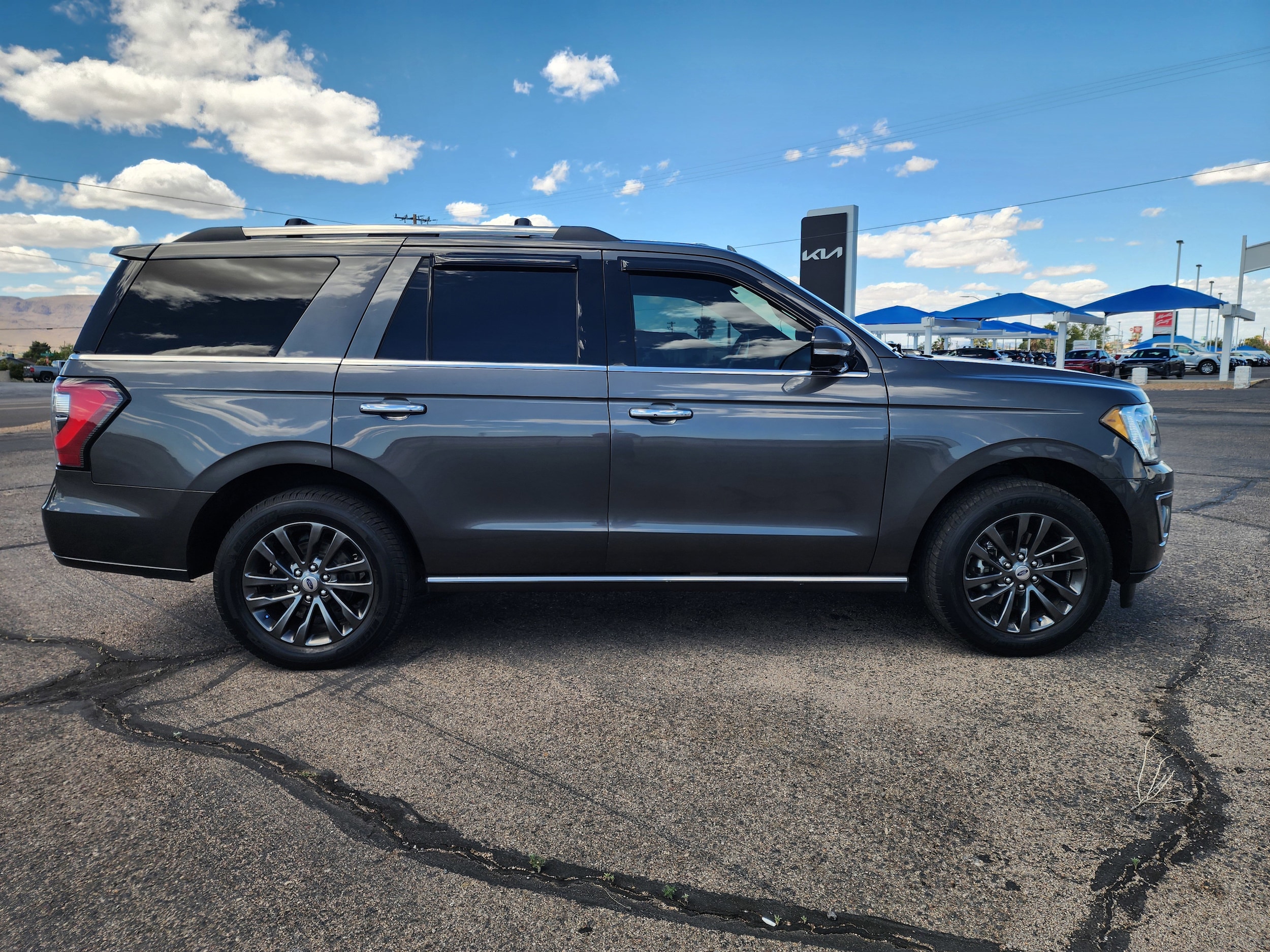 2020 Ford Expedition Limited - Photo 4