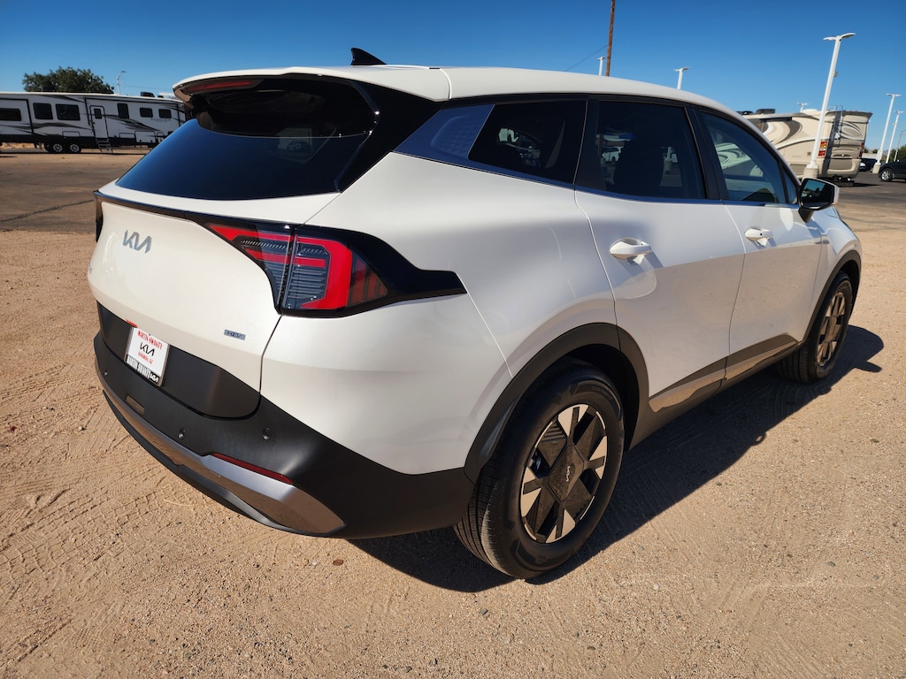 2026 Kia Sportage Hybrid LX photo 2