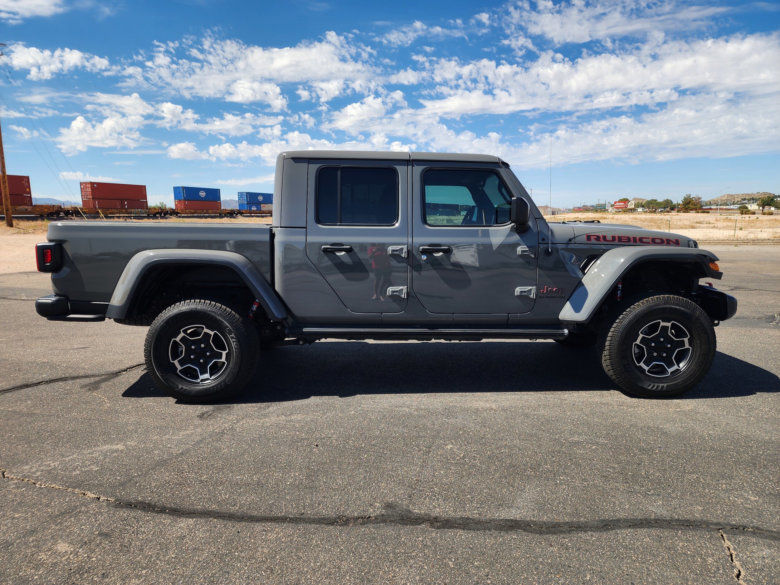 2020 Jeep Gladiator Rubicon photo 2