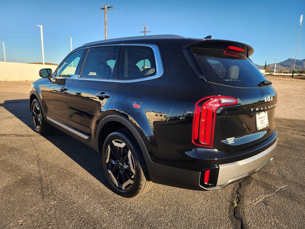 2025 Kia Telluride S photo 4