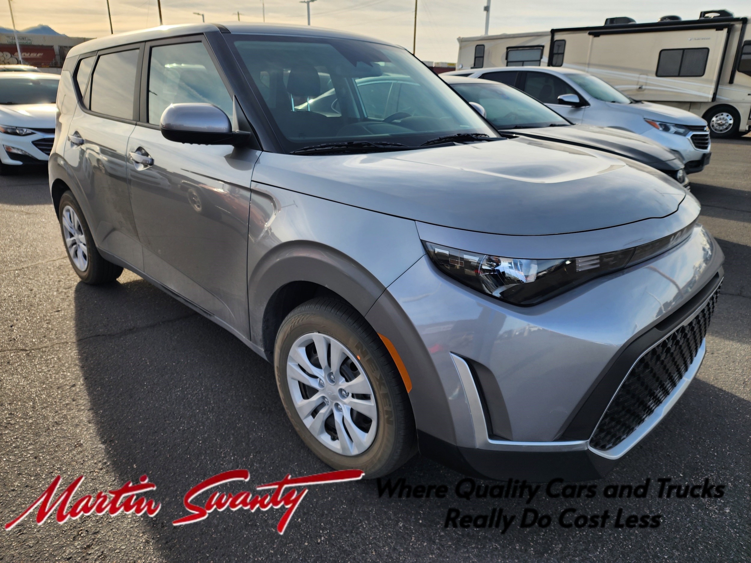 2025 Kia Soul LX's photo