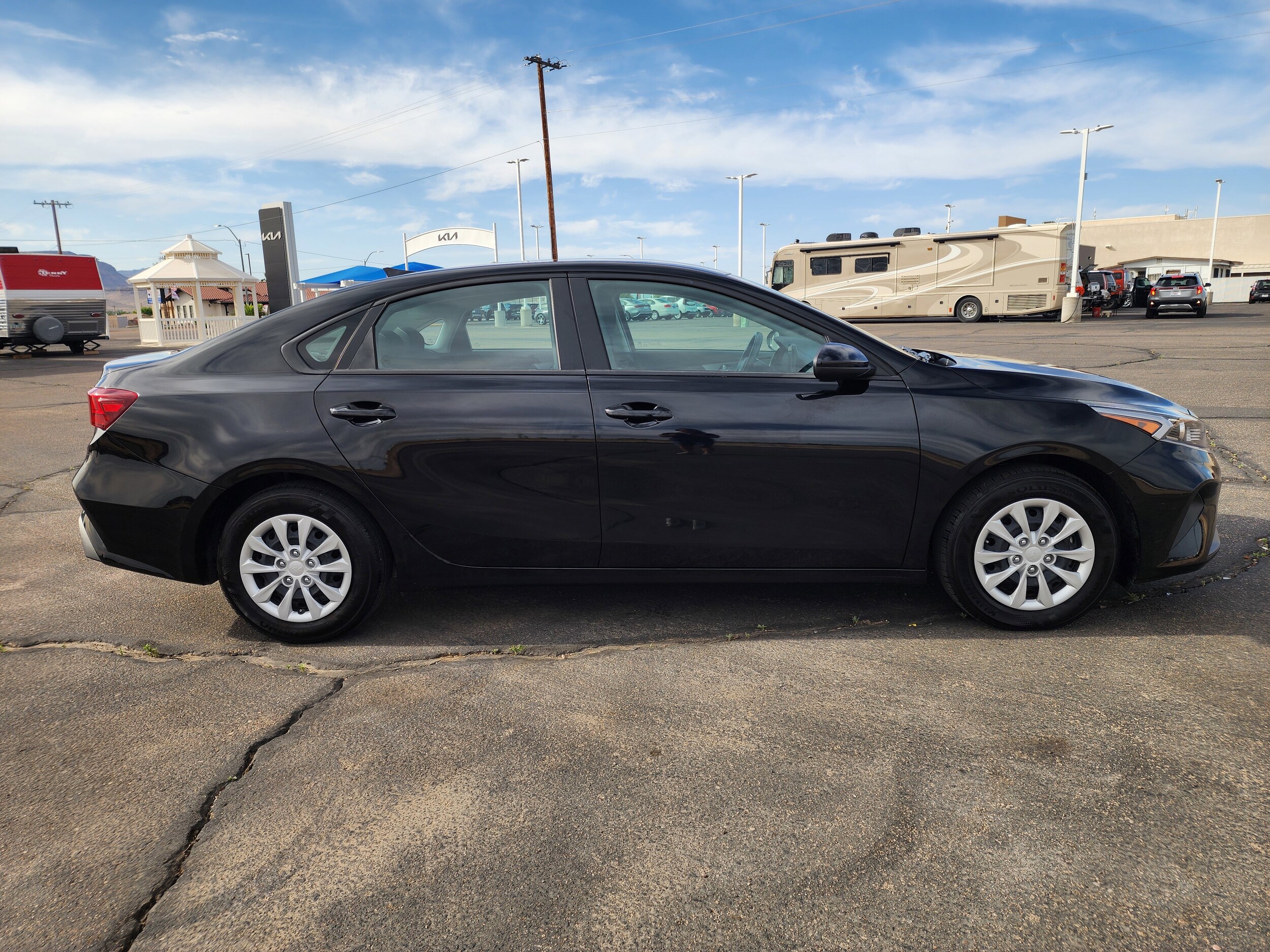 2024 Kia Forte LX photo 4