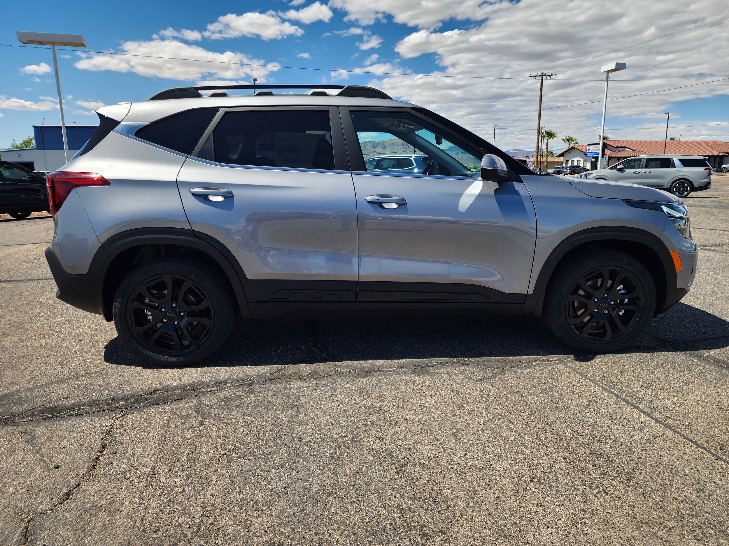 2025 Kia Seltos X-Line photo 4