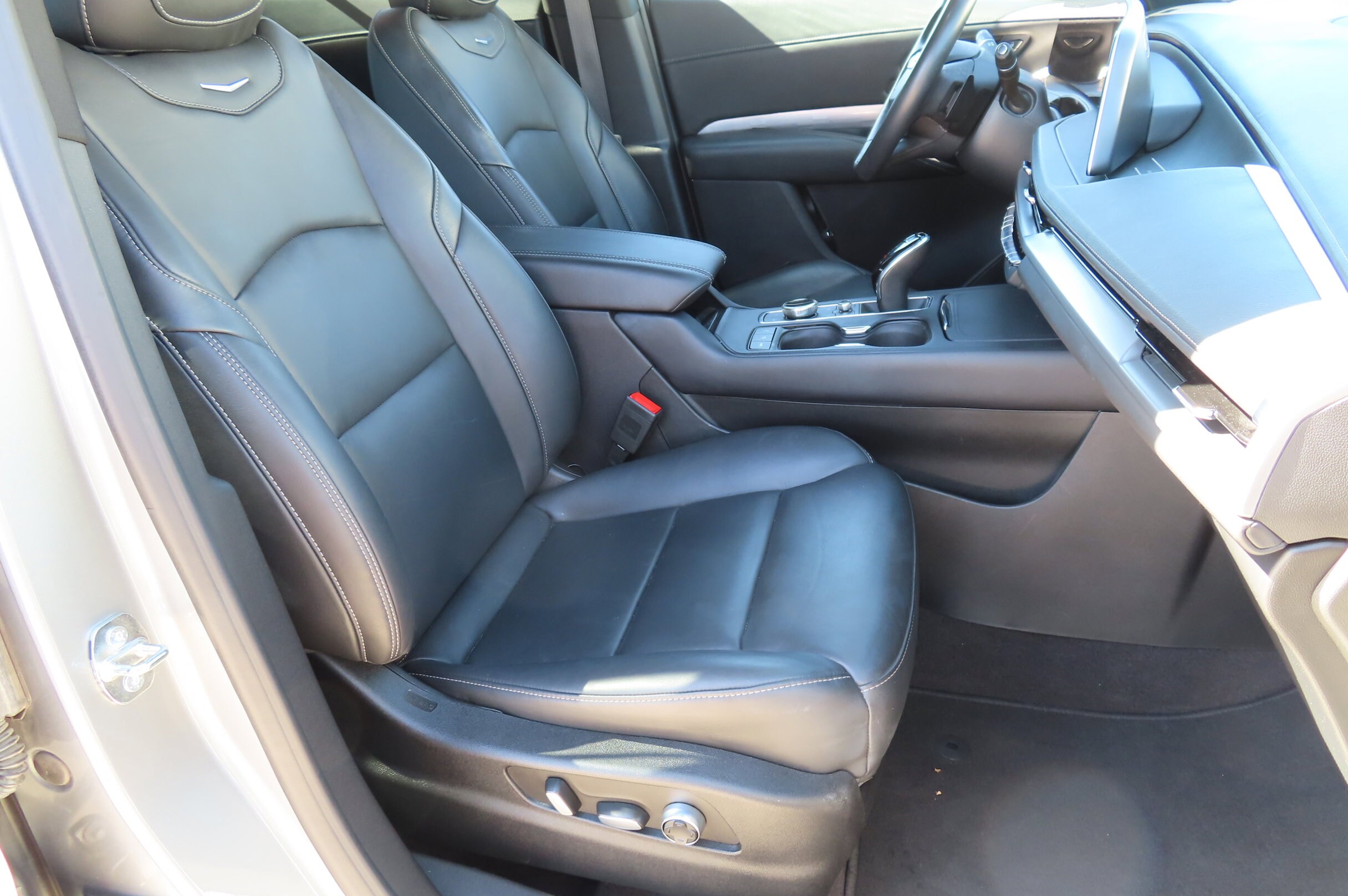 2024 Cadillac XT4 Premium Luxury - Photo 16