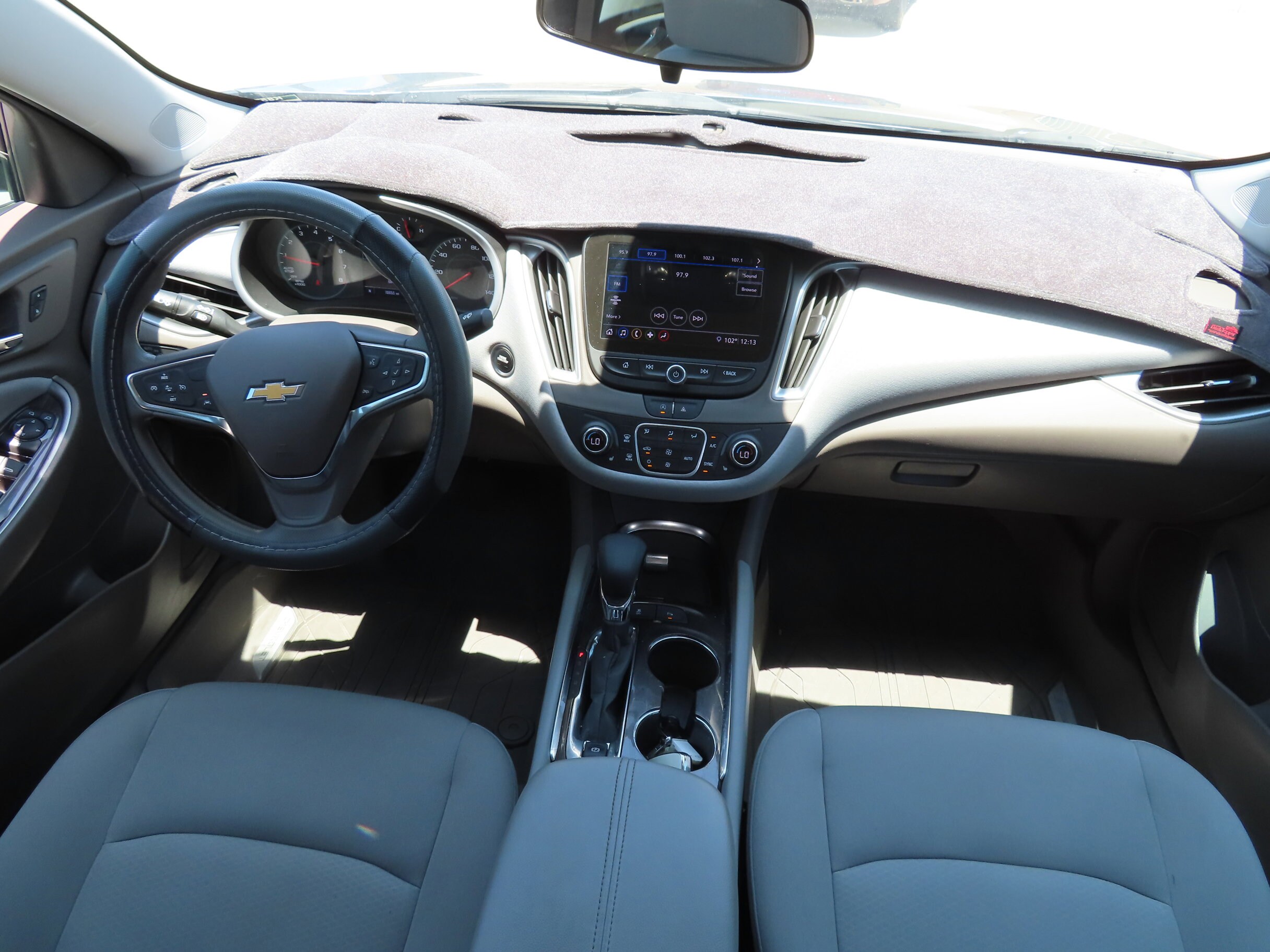 2024 Chevrolet Malibu 1LT photo 2