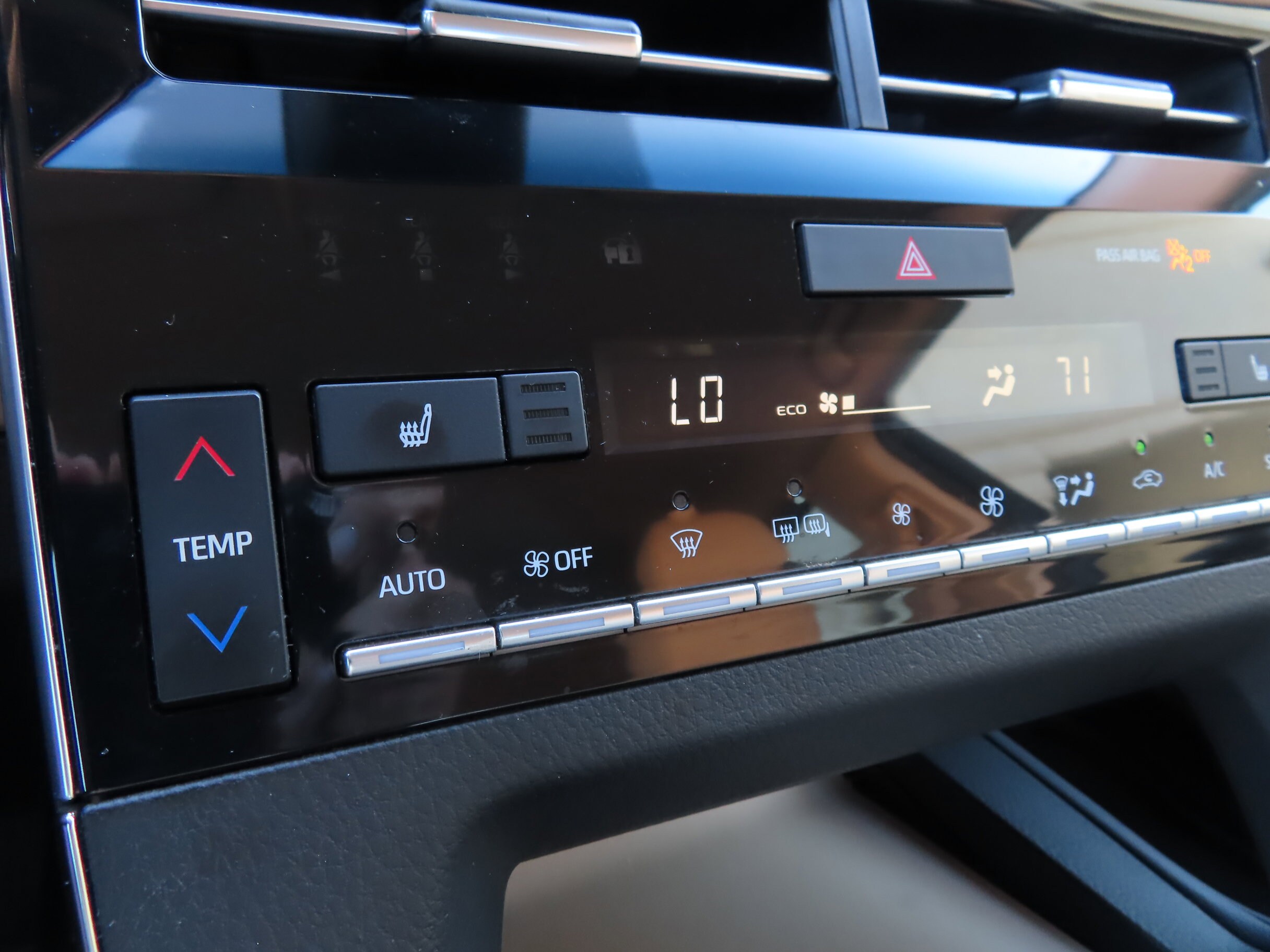 2021 Toyota Avalon XLE - Photo 23