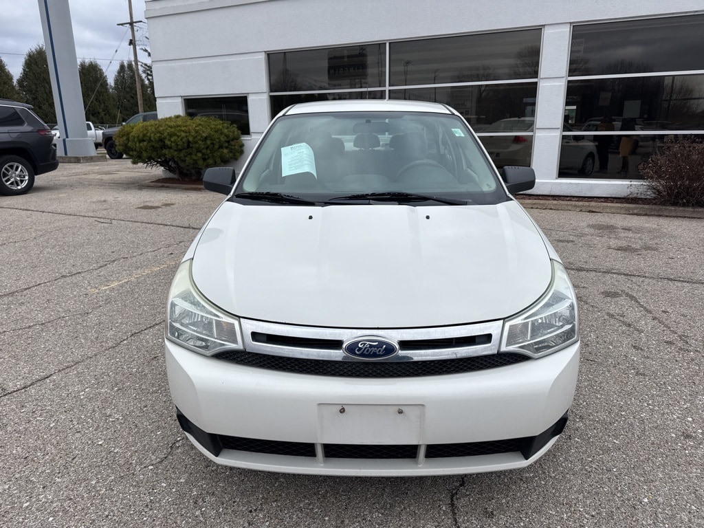 Used 2011 Ford Focus SE with VIN 1FAHP3FN6BW130924 for sale in Mason City, IA
