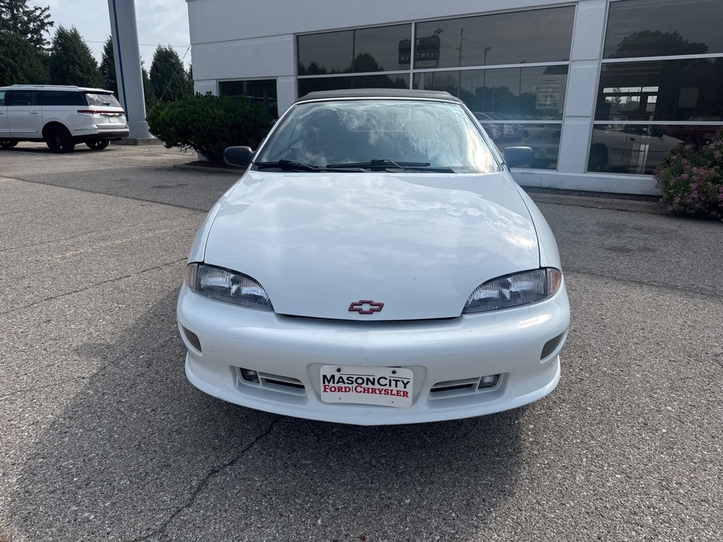 Used 1998 Chevrolet Cavalier Z24 with VIN 4G1JF32T5WB904068 for sale in Mason City, IA
