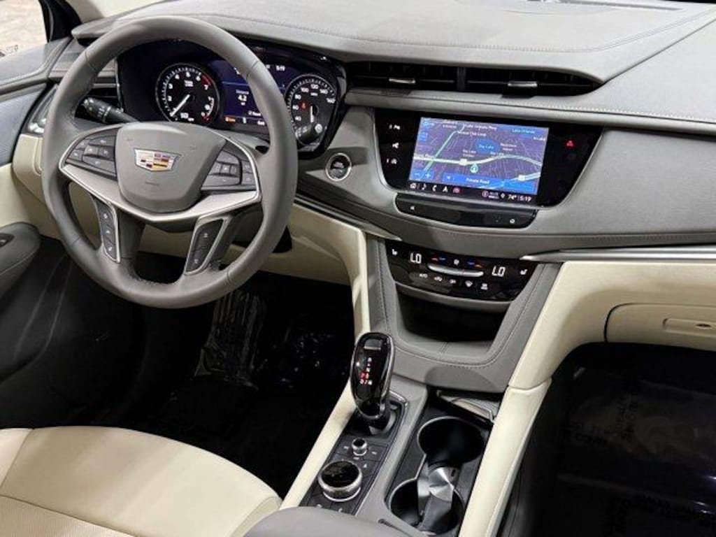 New 2026 CADILLAC XT5 Premium Luxury SUV