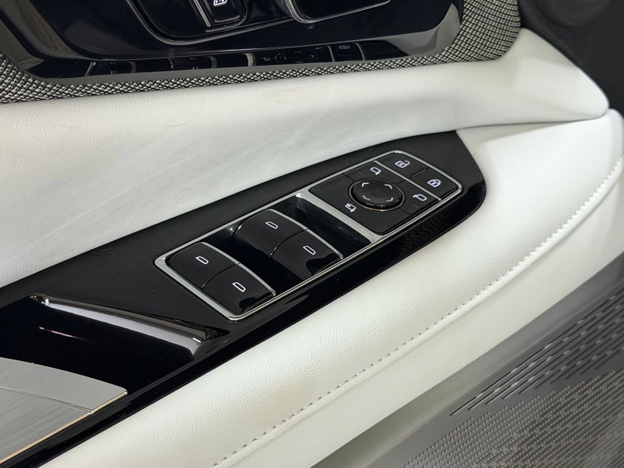 2026 Cadillac OPTIQ Sport - Photo 24
