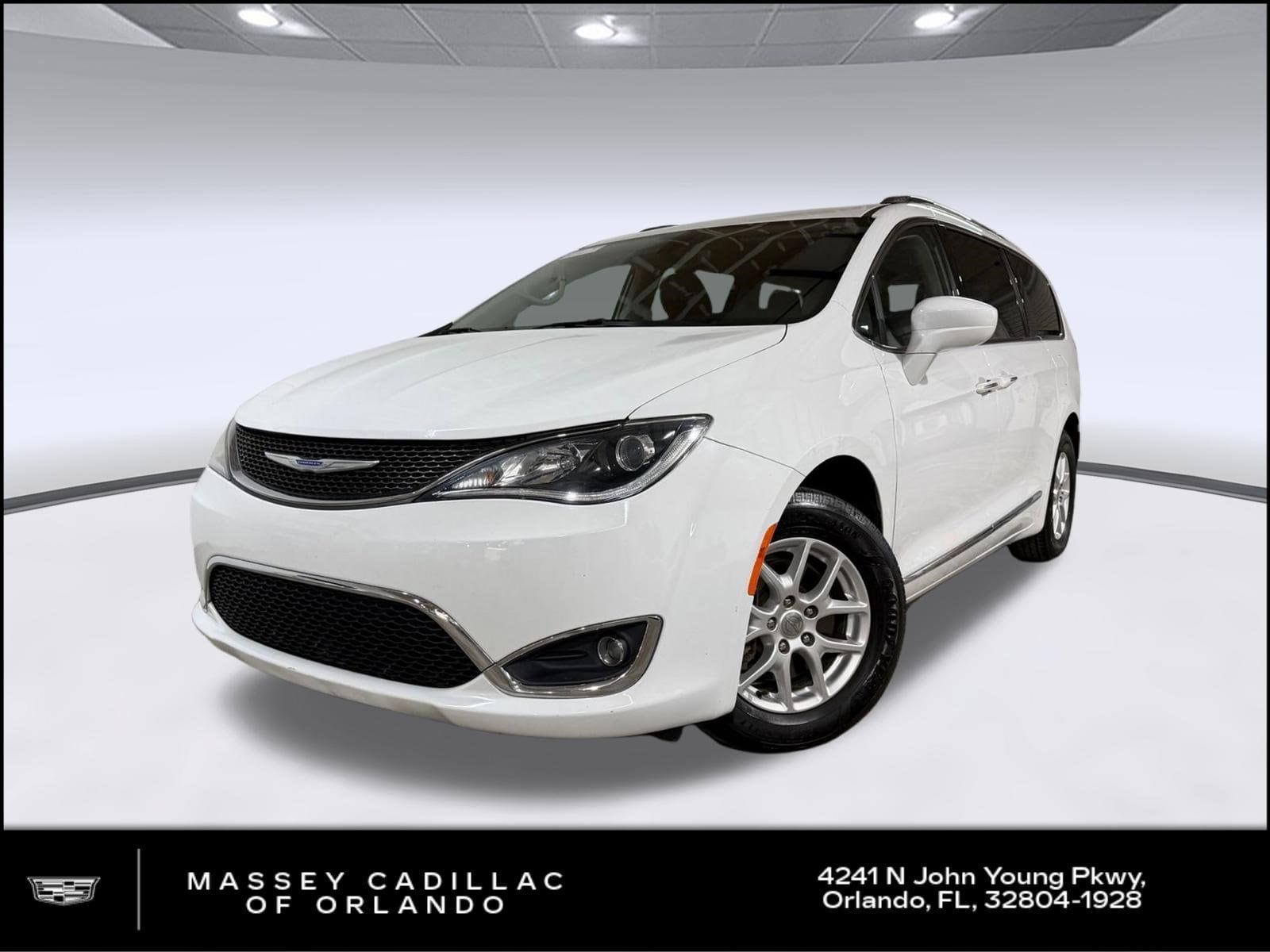 2020 Chrysler Pacifica Touring L's photo