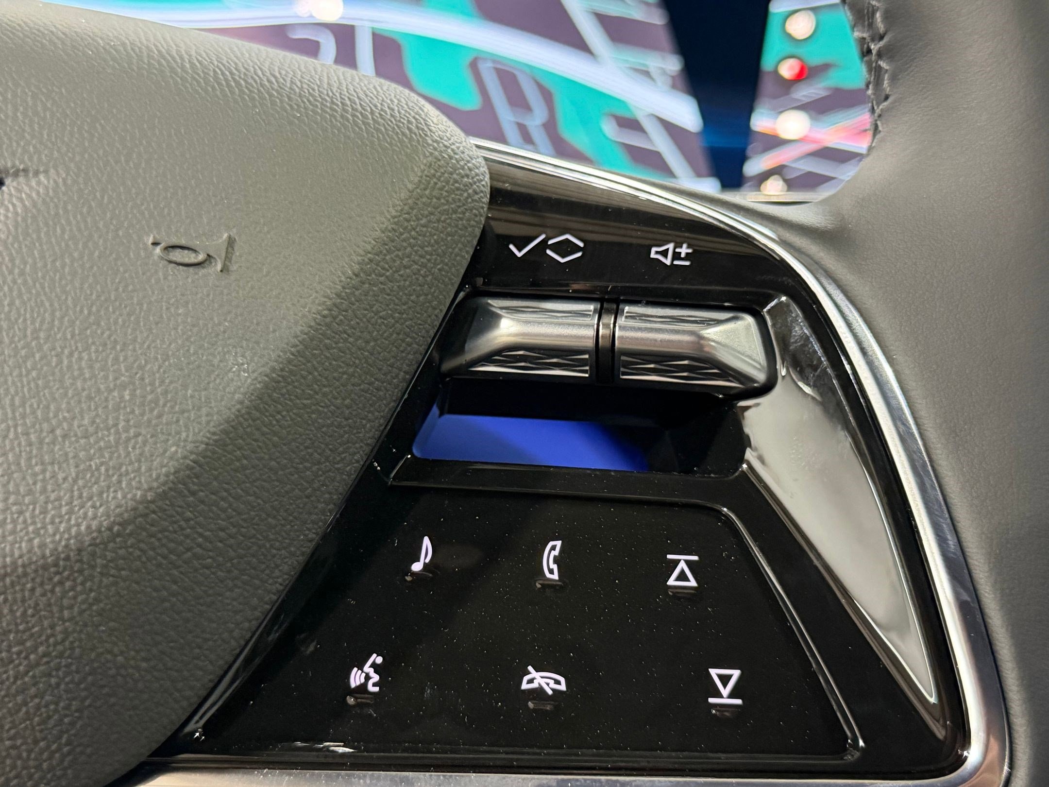 2026 Cadillac OPTIQ Sport - Photo 28
