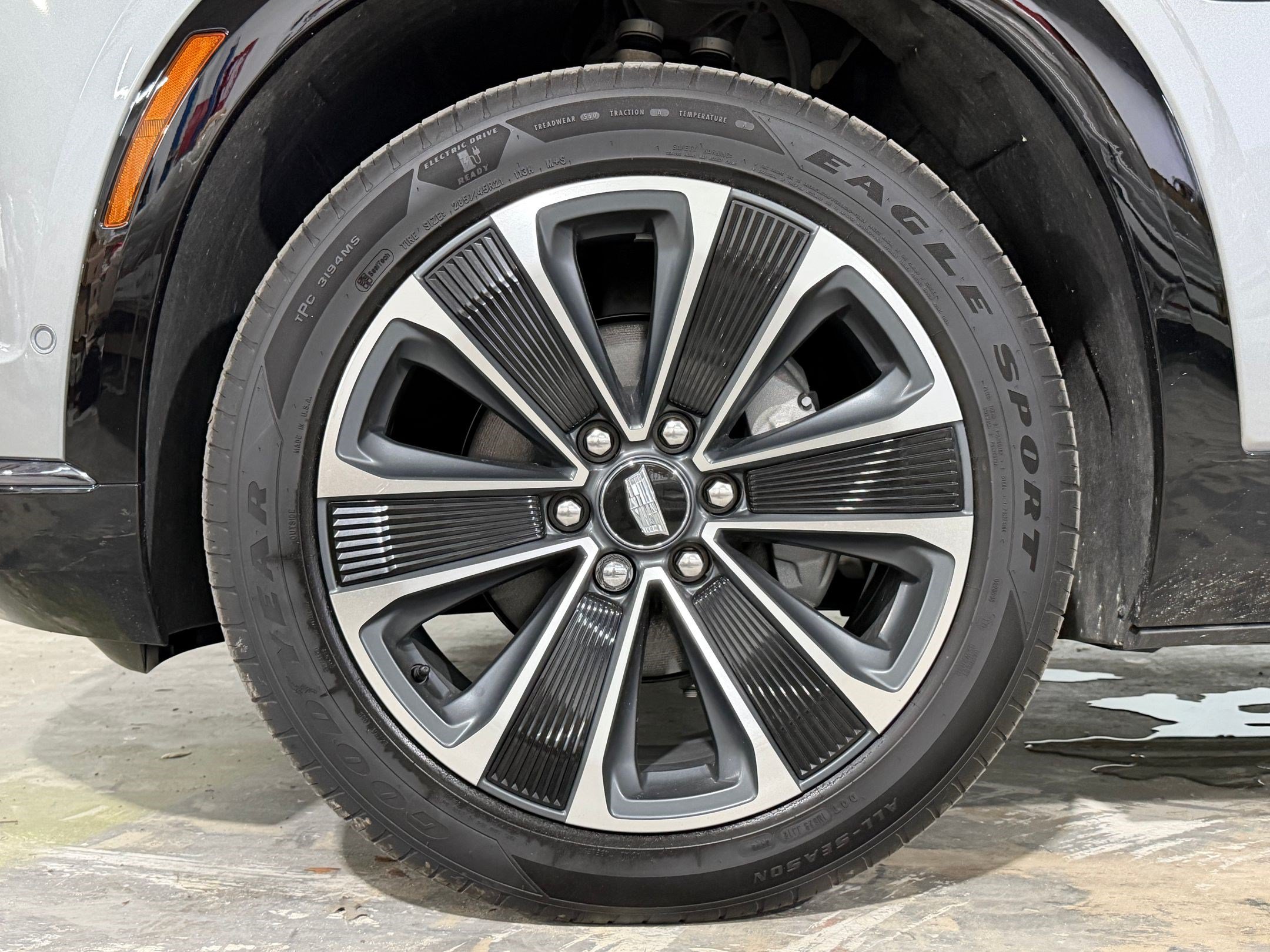 2026 Cadillac VISTIQ Sport - Photo 11