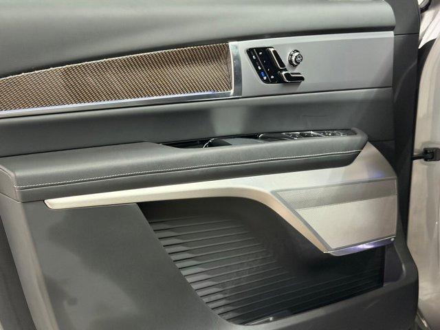 2026 Cadillac VISTIQ Sport - Photo 12