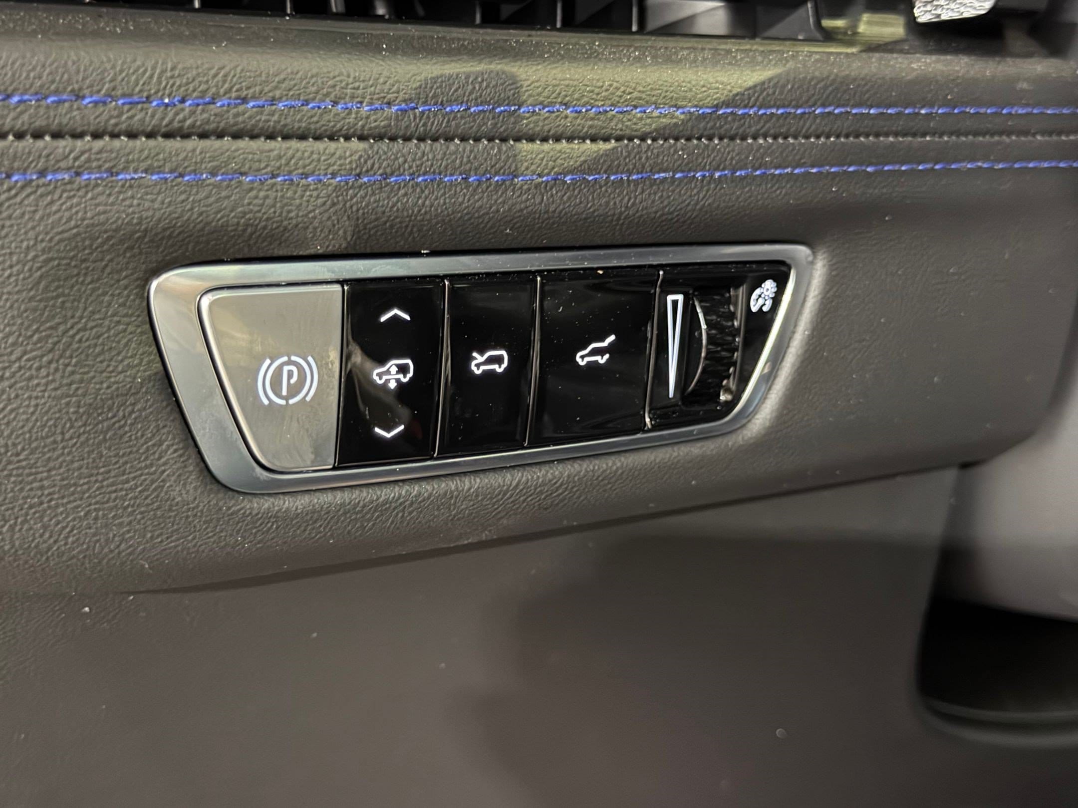 2025 Cadillac Escalade IQ Luxury 1 - Photo 22