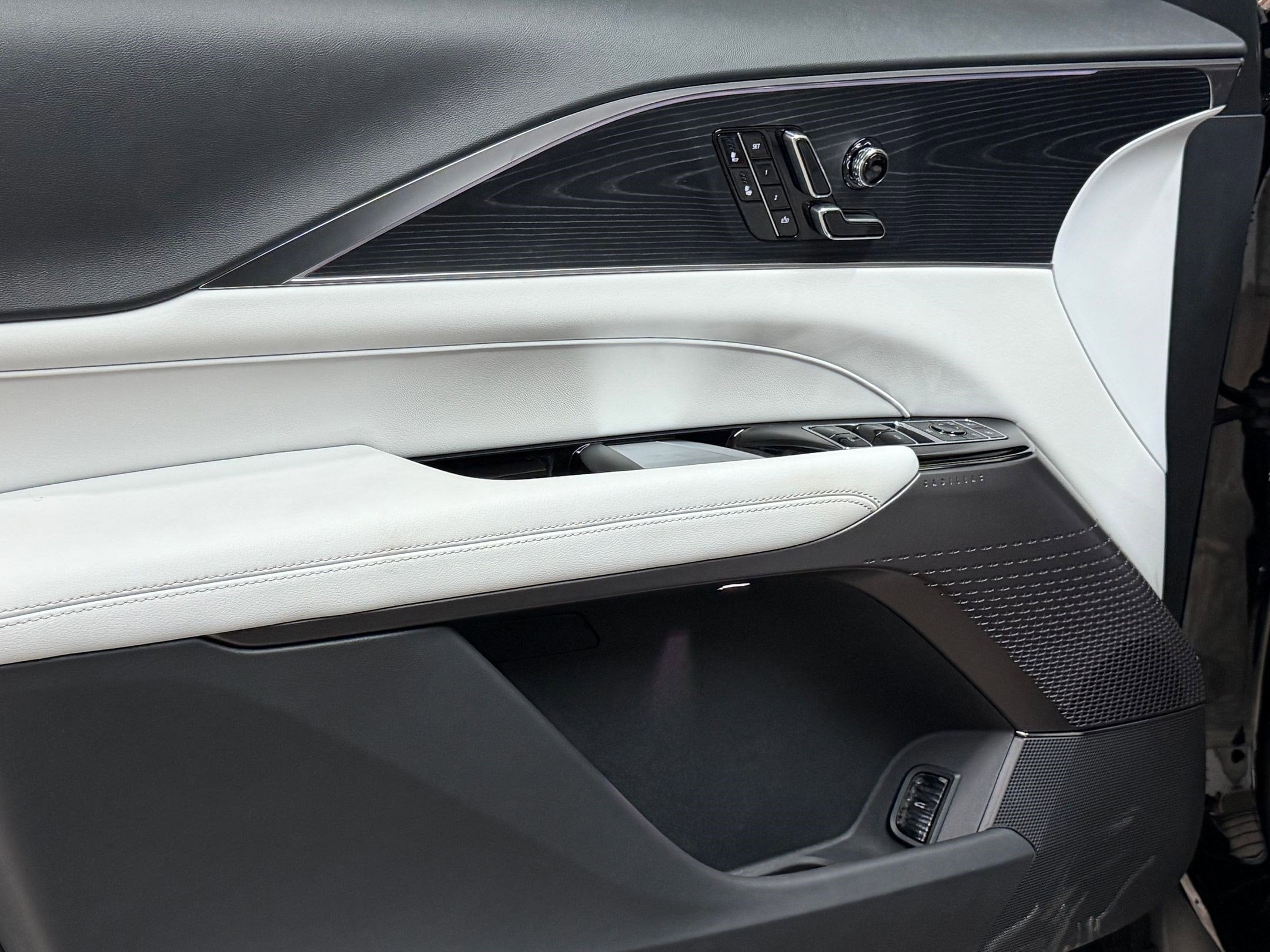 2026 Cadillac LYRIQ Sport - Photo 12