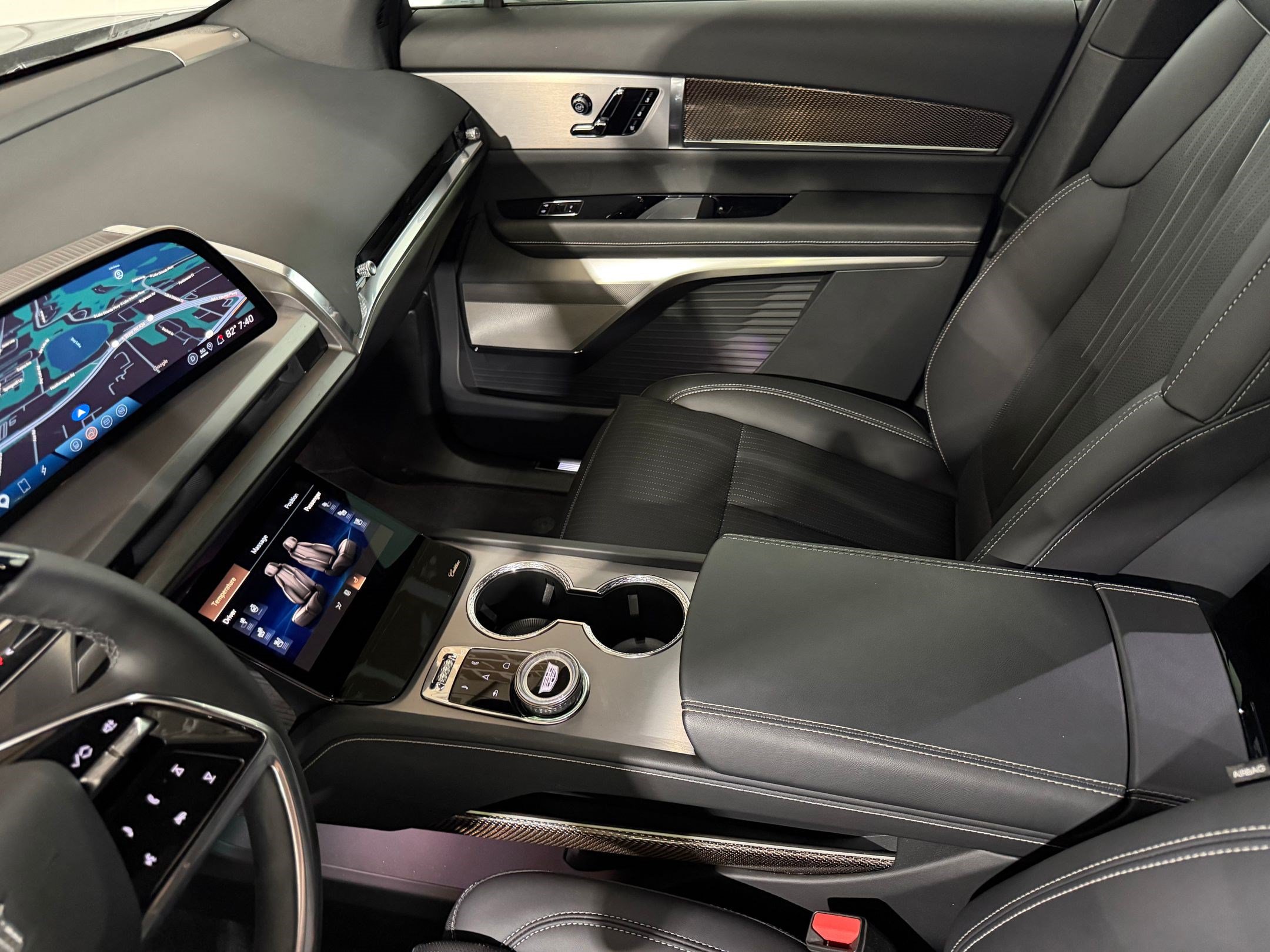 2026 Cadillac VISTIQ Sport - Photo 36