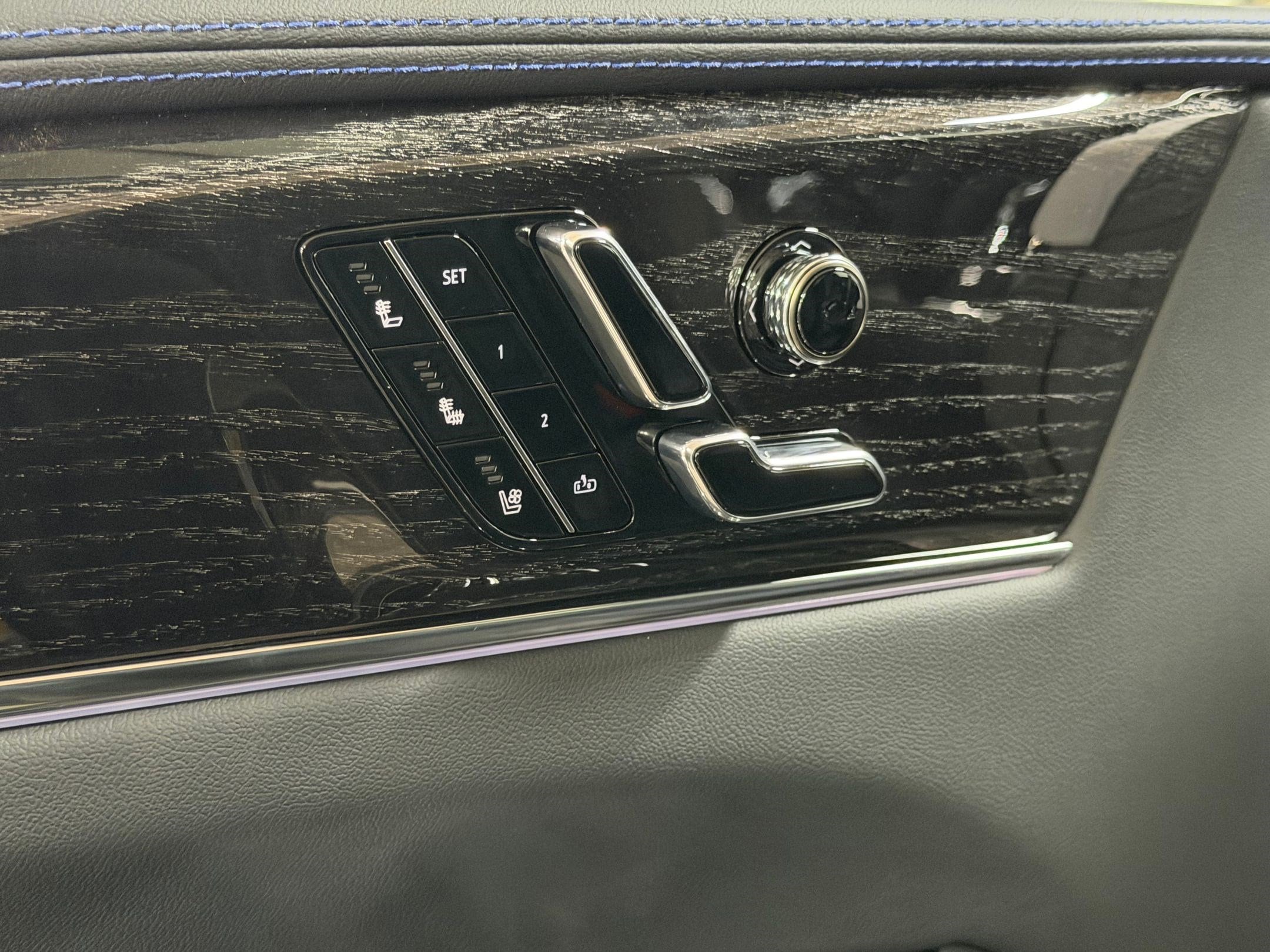 2026 Cadillac Escalade IQL Luxury - Photo 17