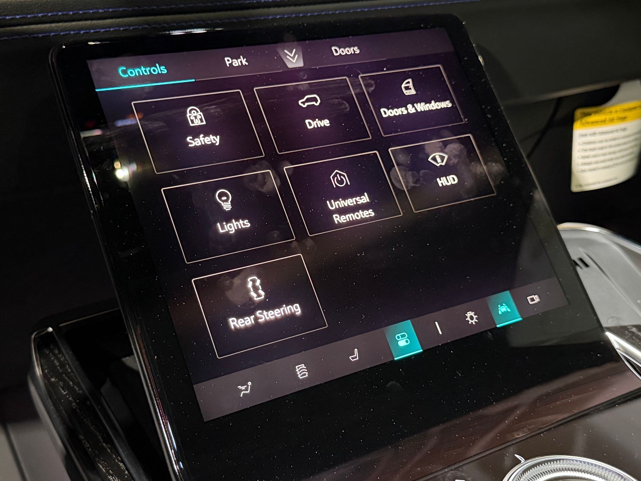 2026 Cadillac Escalade IQL Luxury - Photo 35